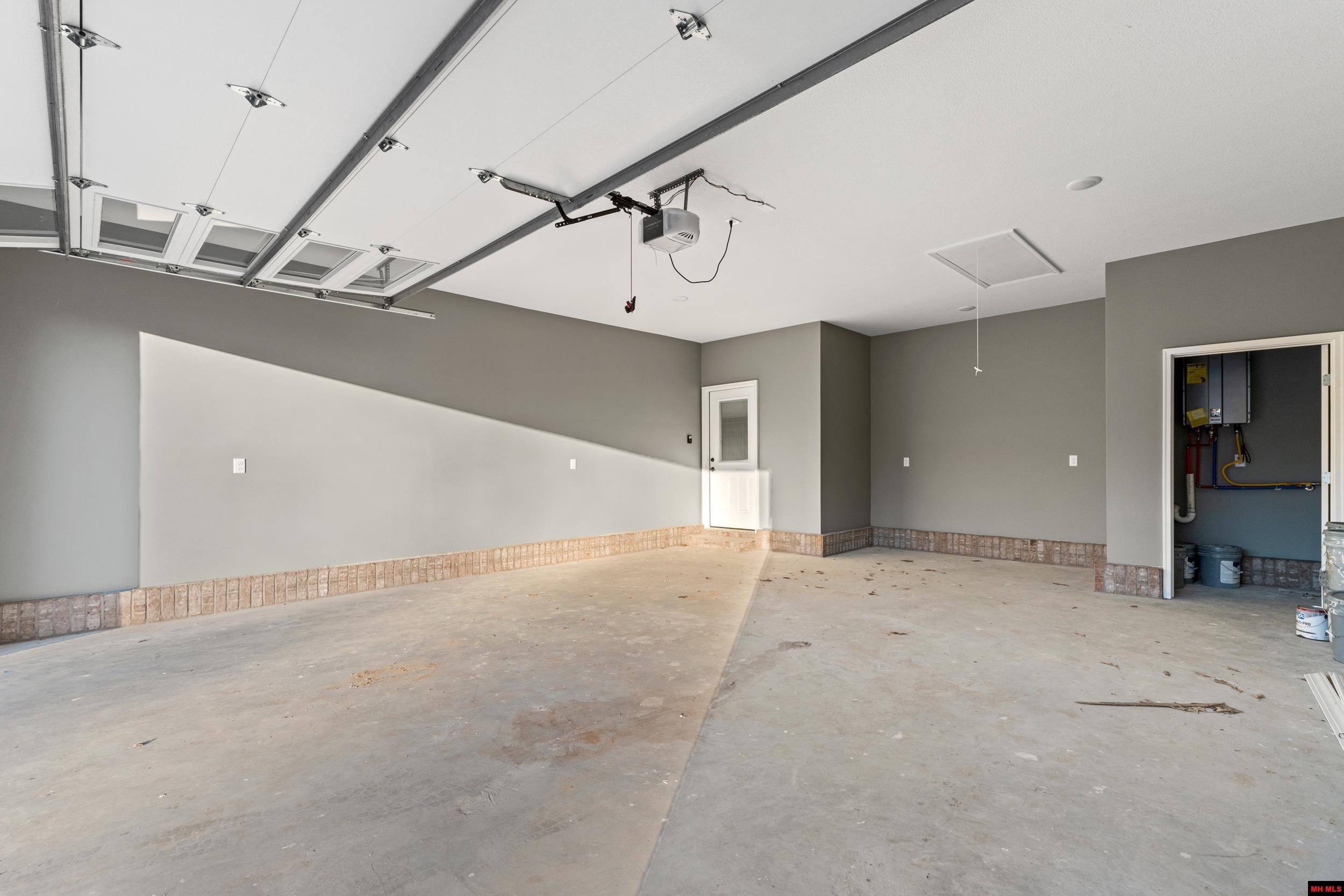 1368 Hampshire Circle