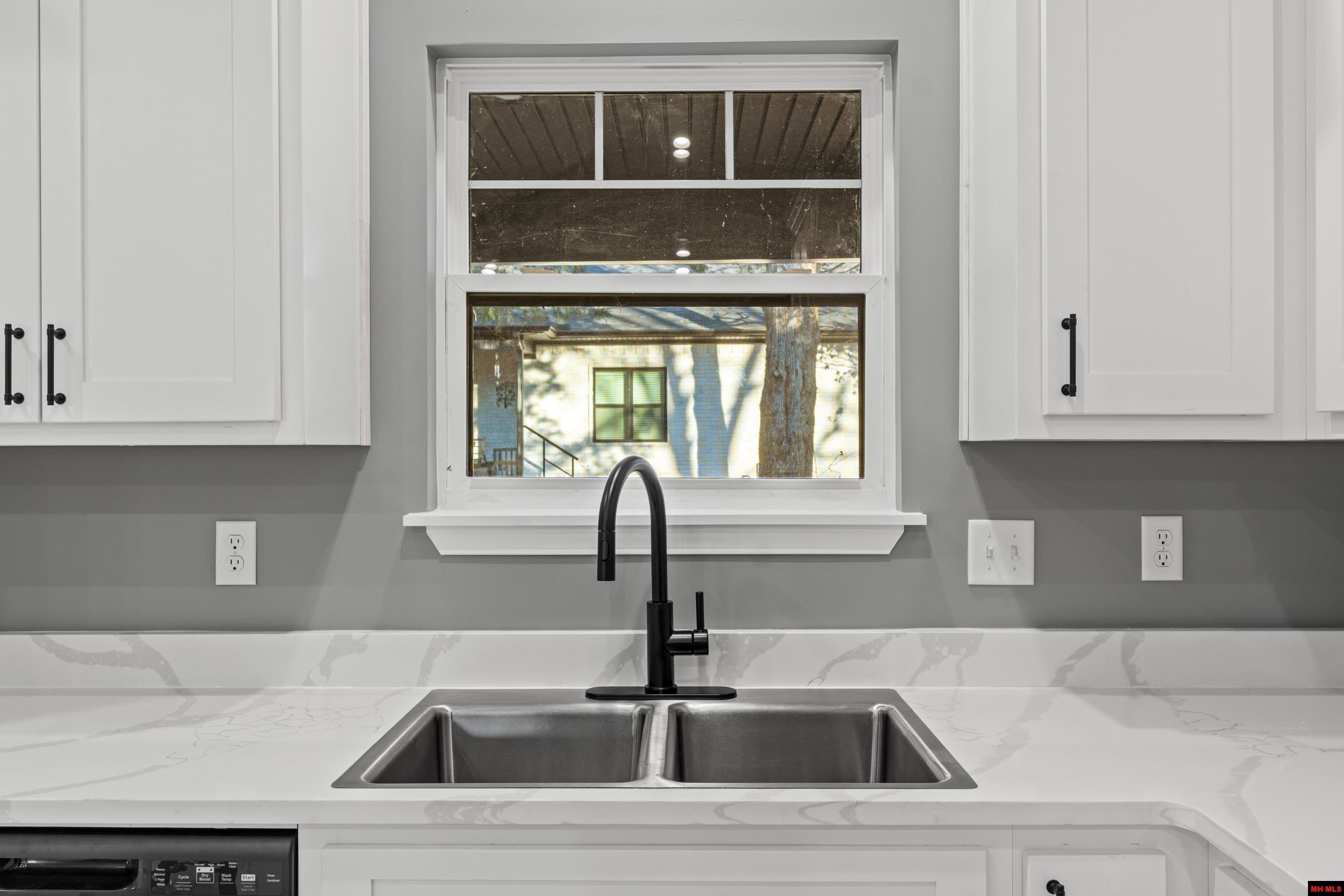 1368 Hampshire Circle