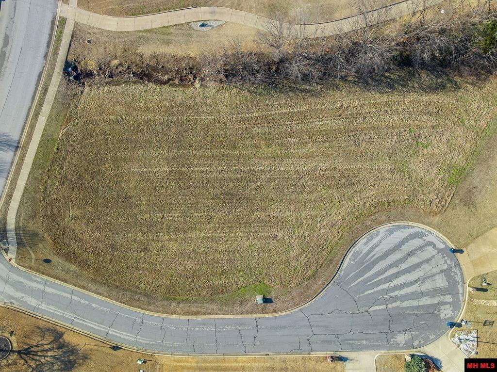 007-03285-086 St Andrews Court