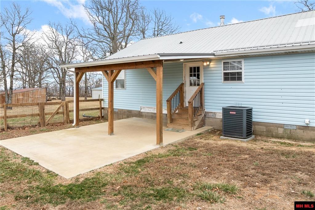 7590 Orchard Point Road