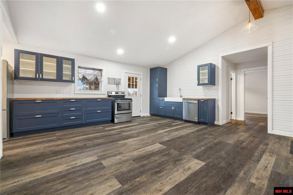 7590 Orchard Point Road