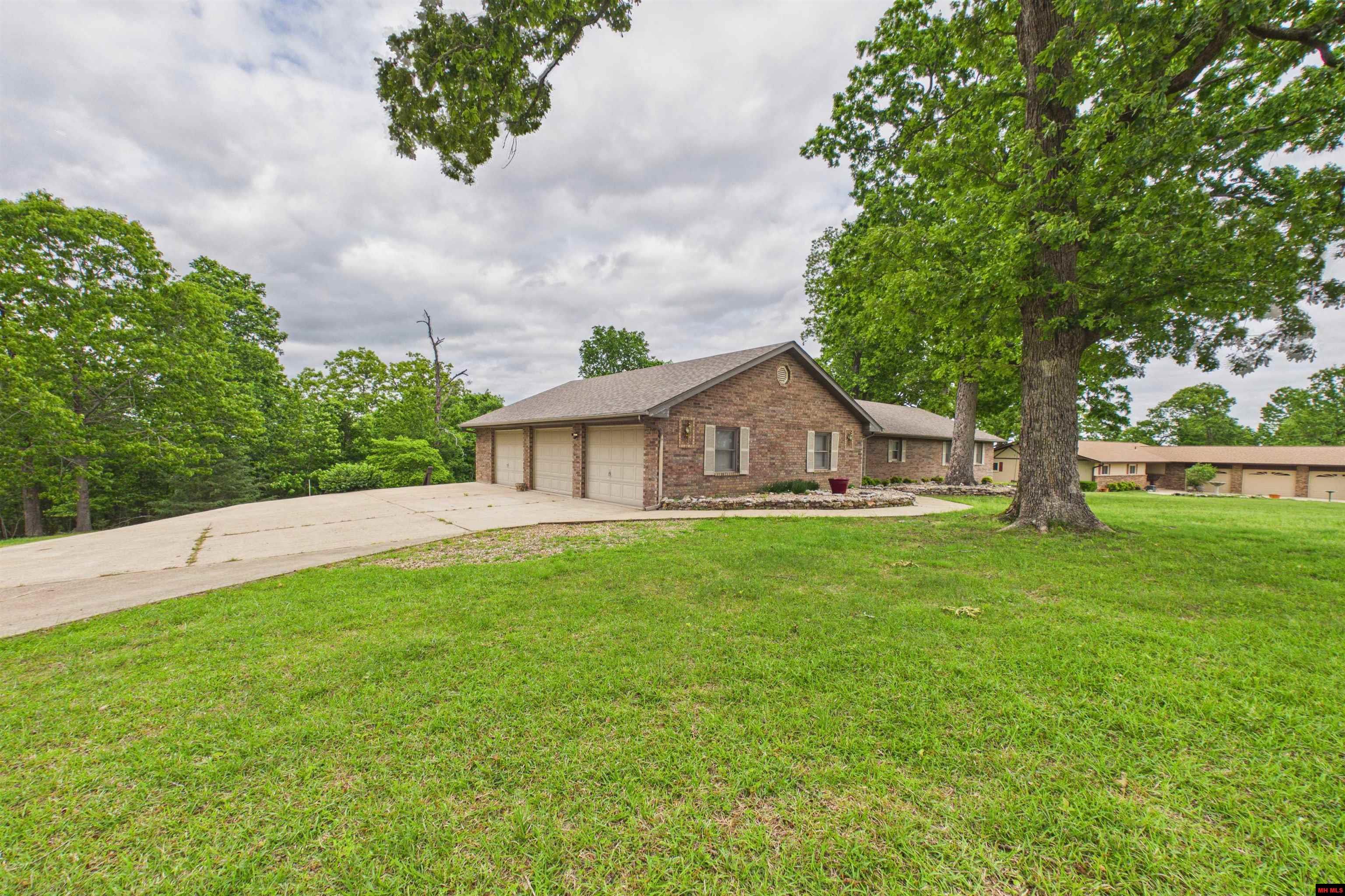 334 FOREST HILLS DRIVE Mountain Home, AR 72653