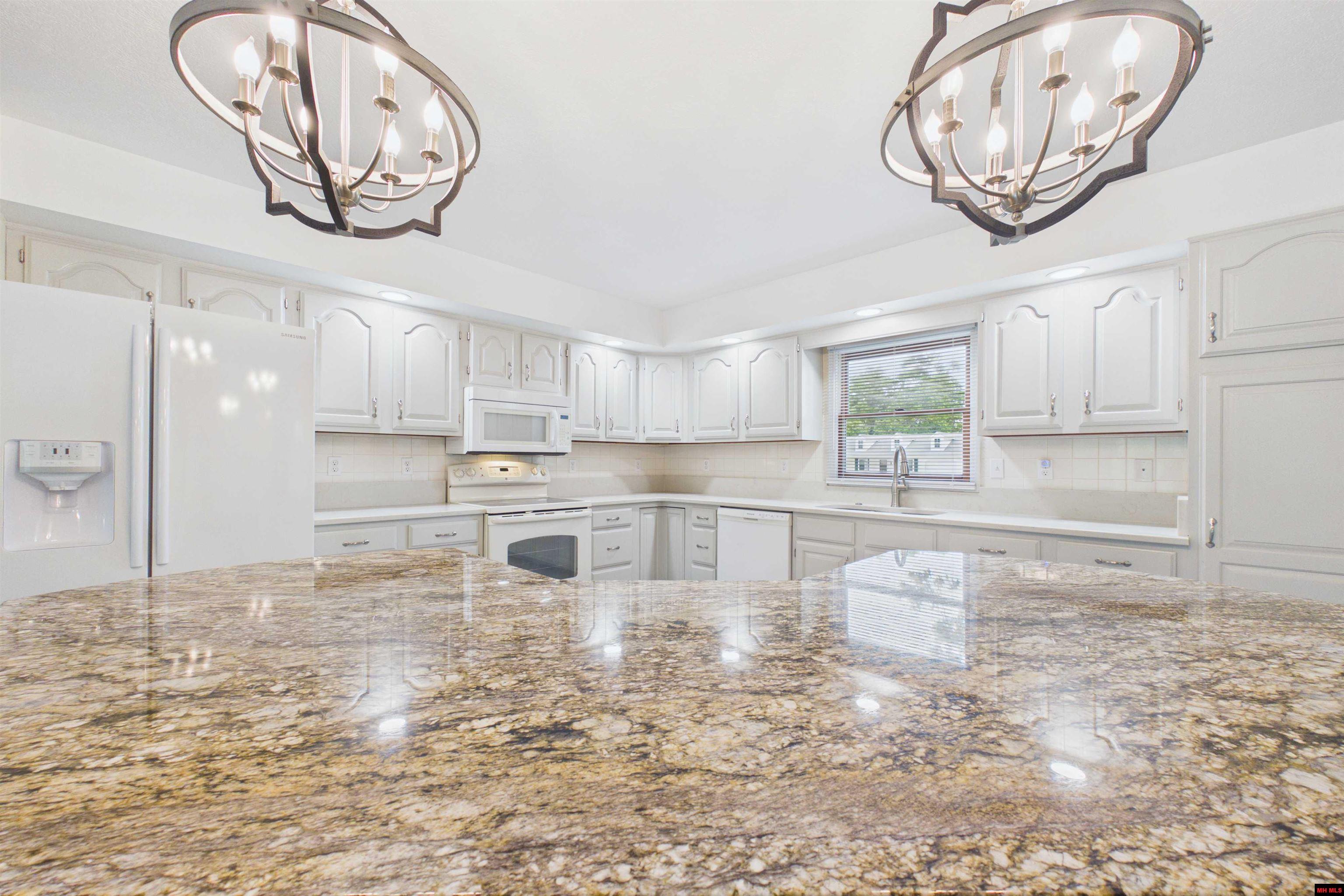 334 FOREST HILLS DRIVE Mountain Home, AR 72653