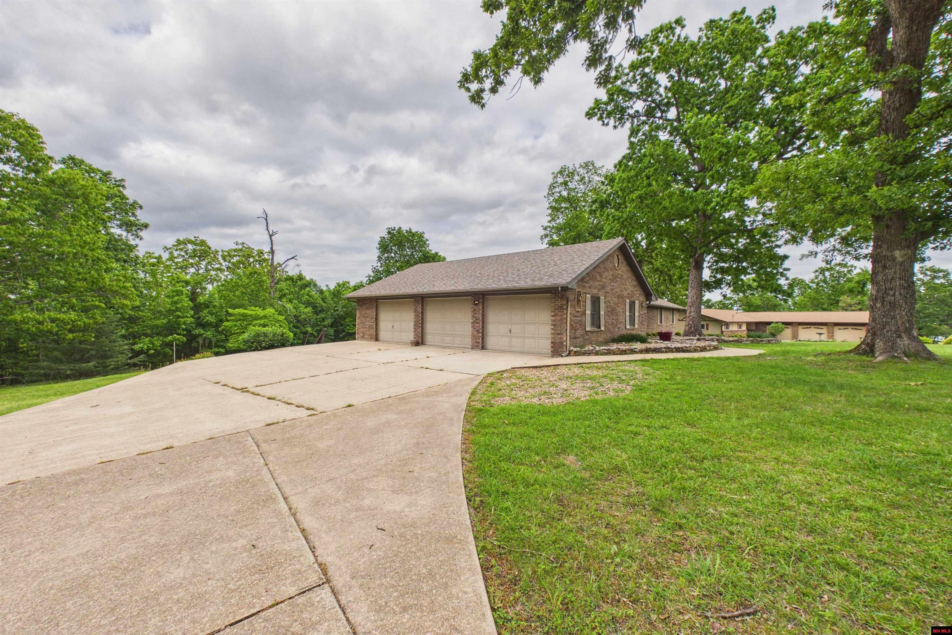 334 FOREST HILLS DRIVE Mountain Home, AR 72653