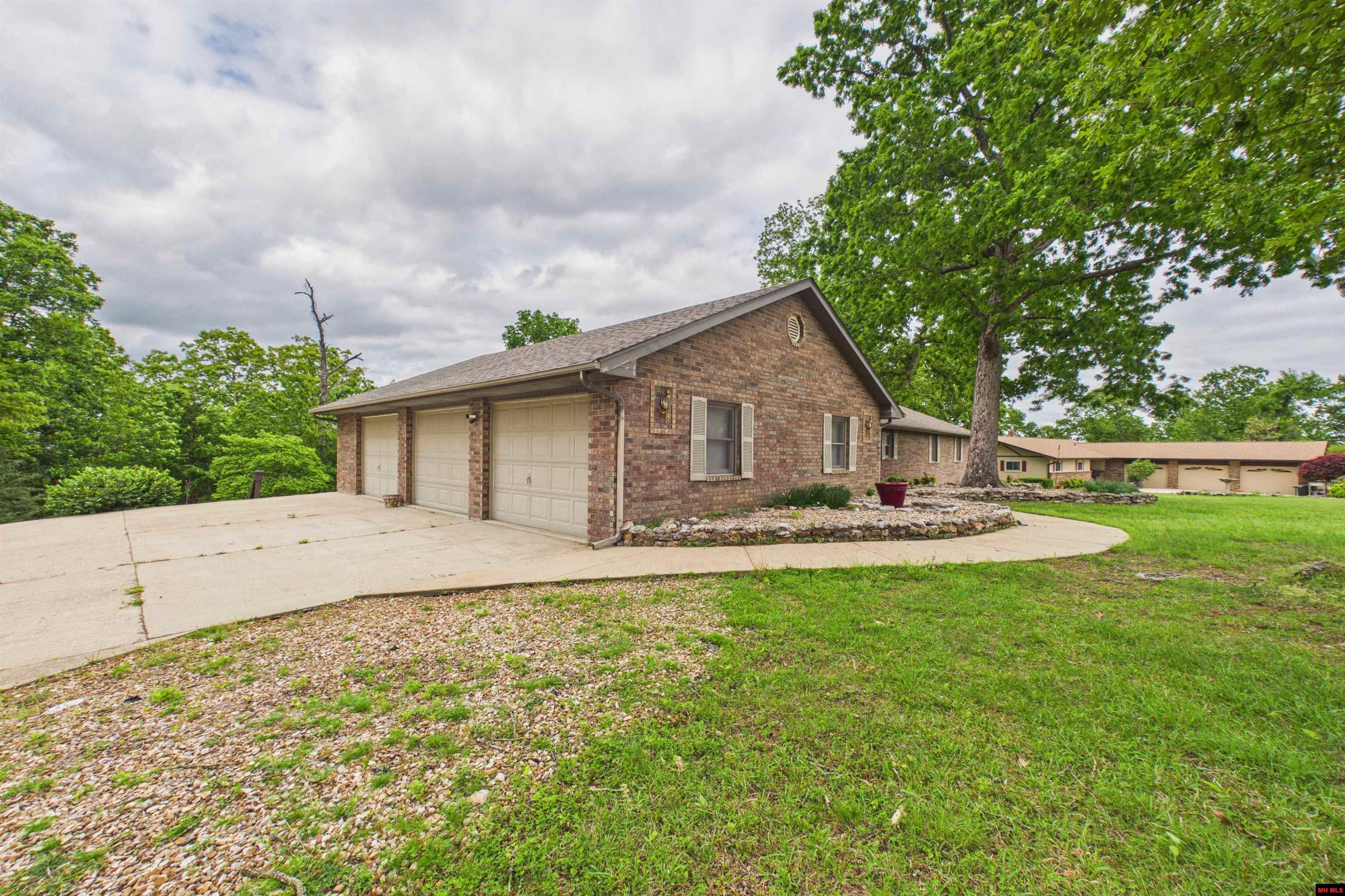 334 FOREST HILLS DRIVE Mountain Home, AR 72653