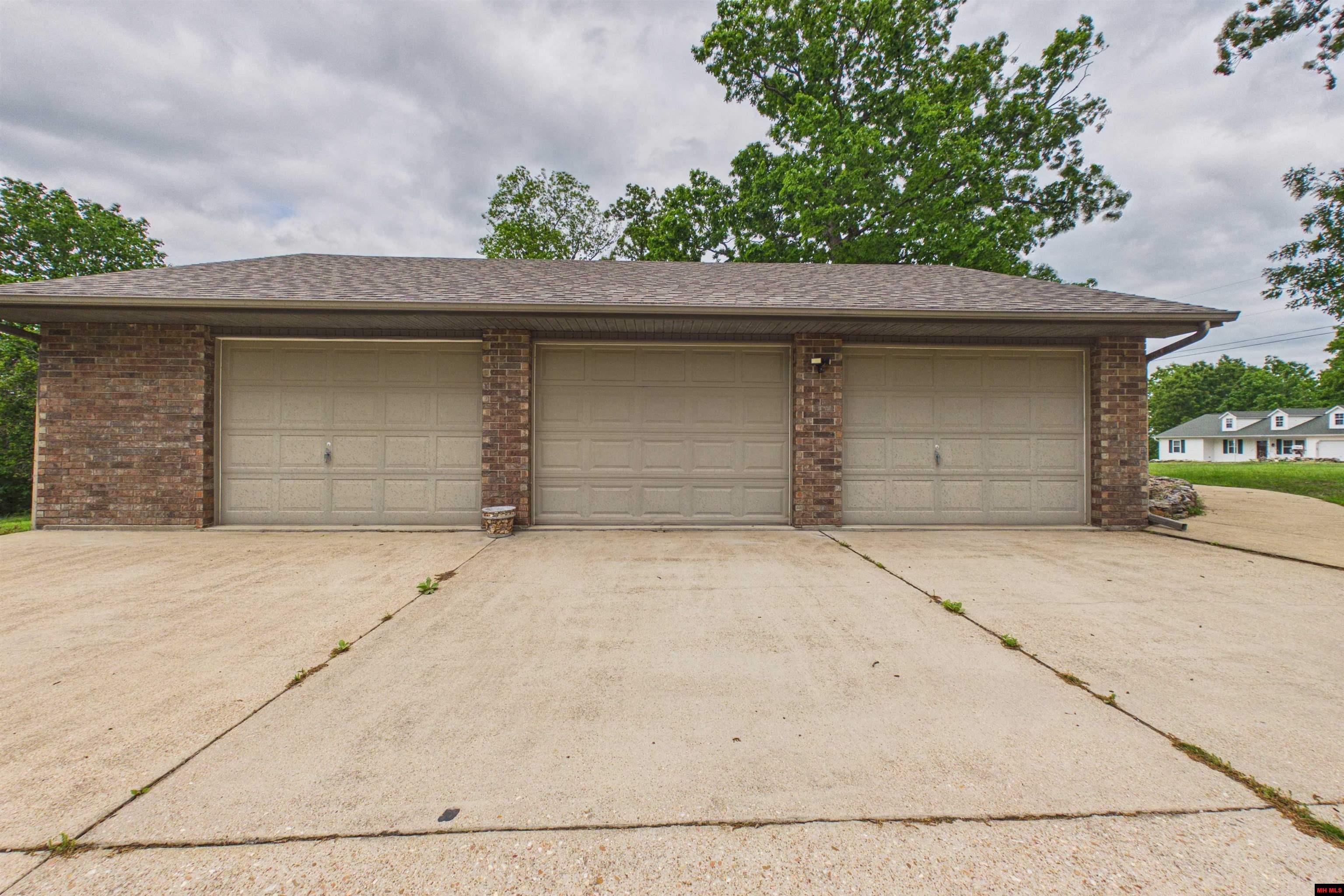 334 FOREST HILLS DRIVE Mountain Home, AR 72653