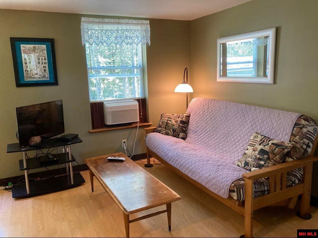 001-00673-000 Cozy Lane