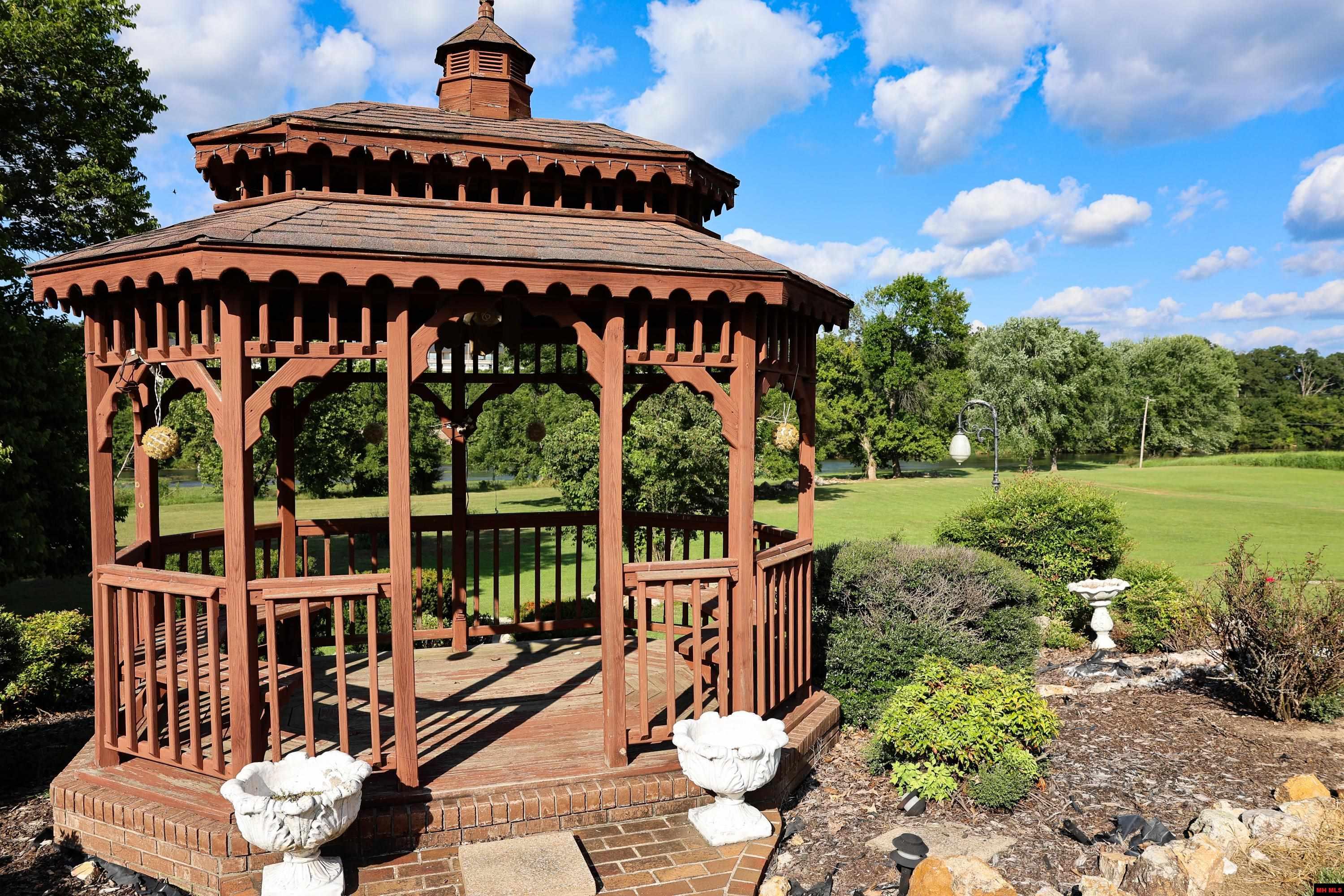 382 Riverview Drive