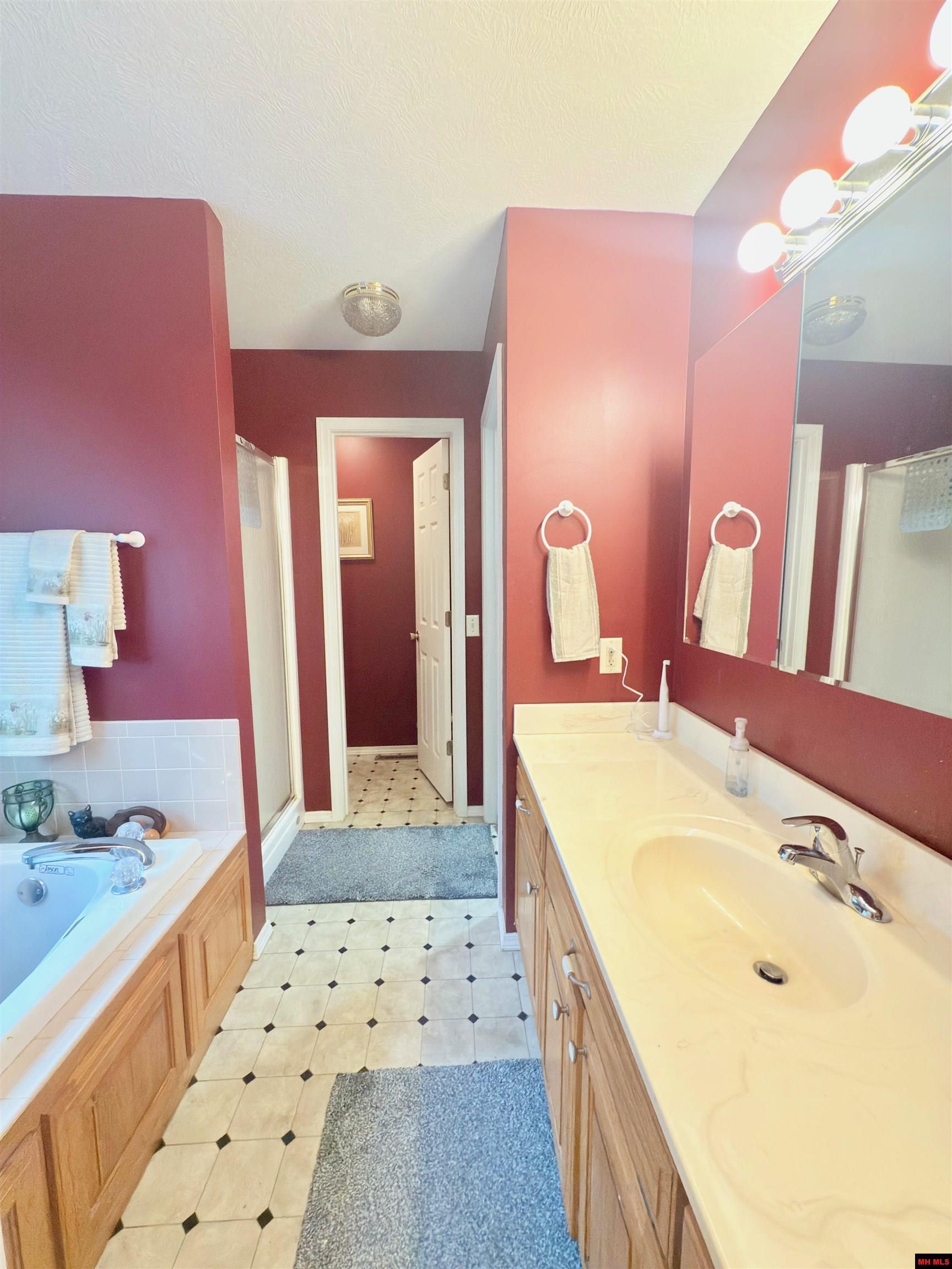 109 WINTERVIEW Bull Shoals, AR 72619