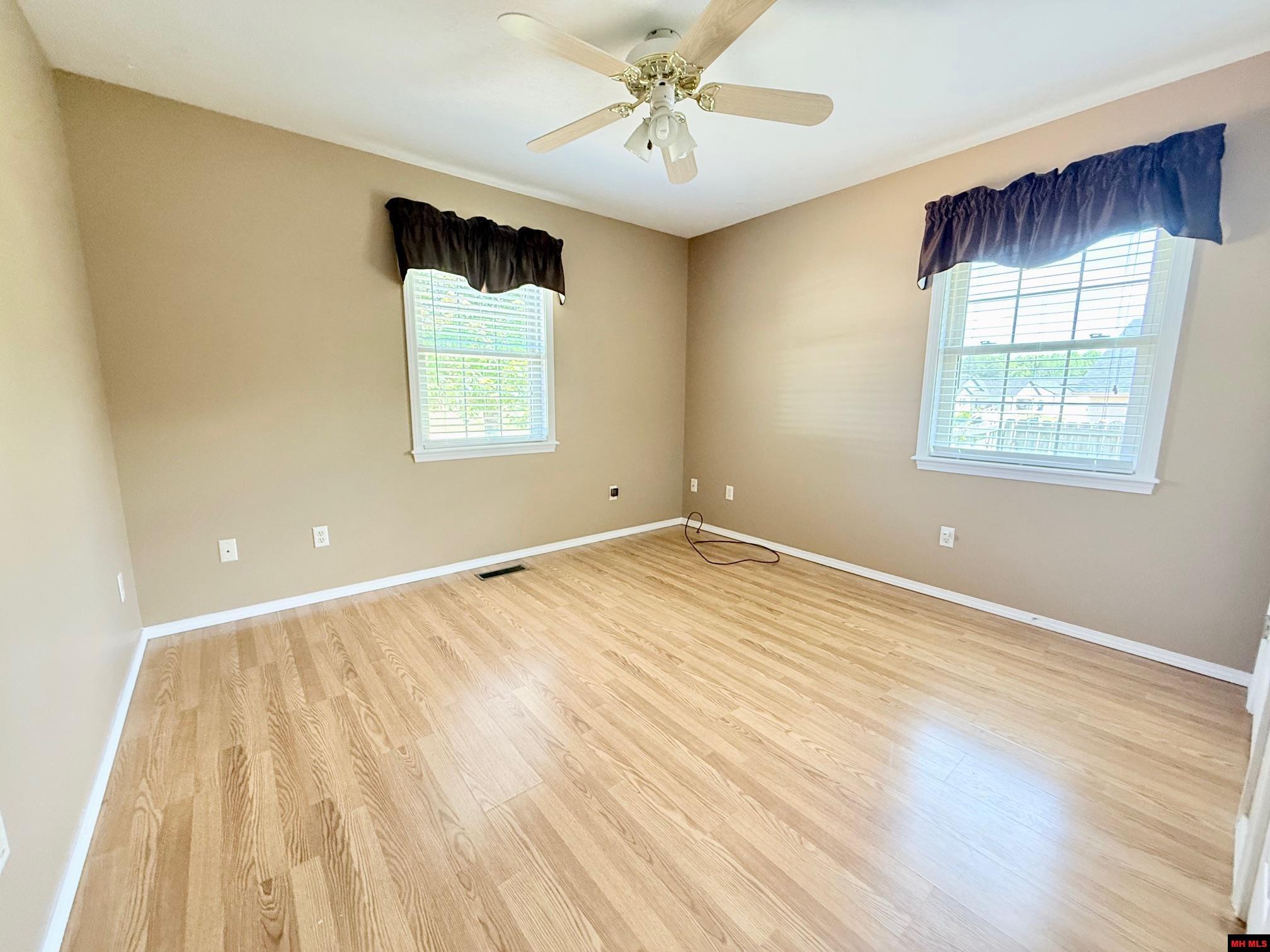 109 WINTERVIEW Bull Shoals, AR 72619