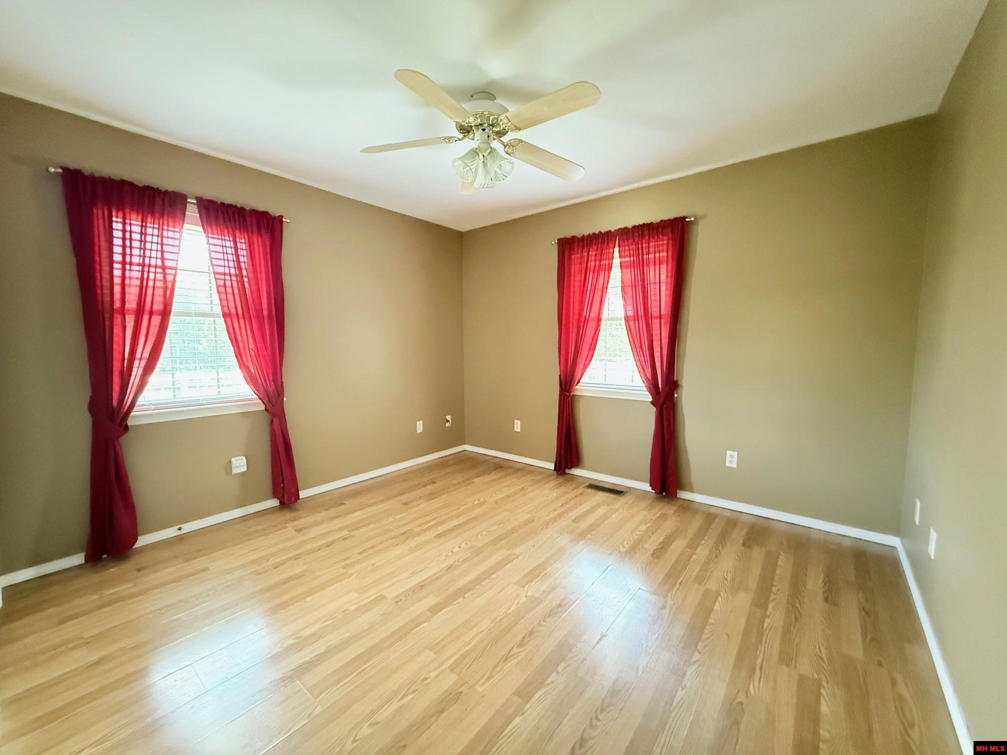 109 WINTERVIEW Bull Shoals, AR 72619