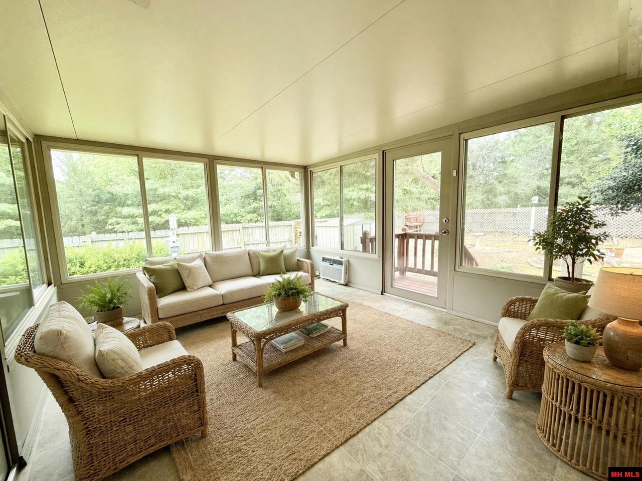 109 WINTERVIEW Bull Shoals, AR 72619