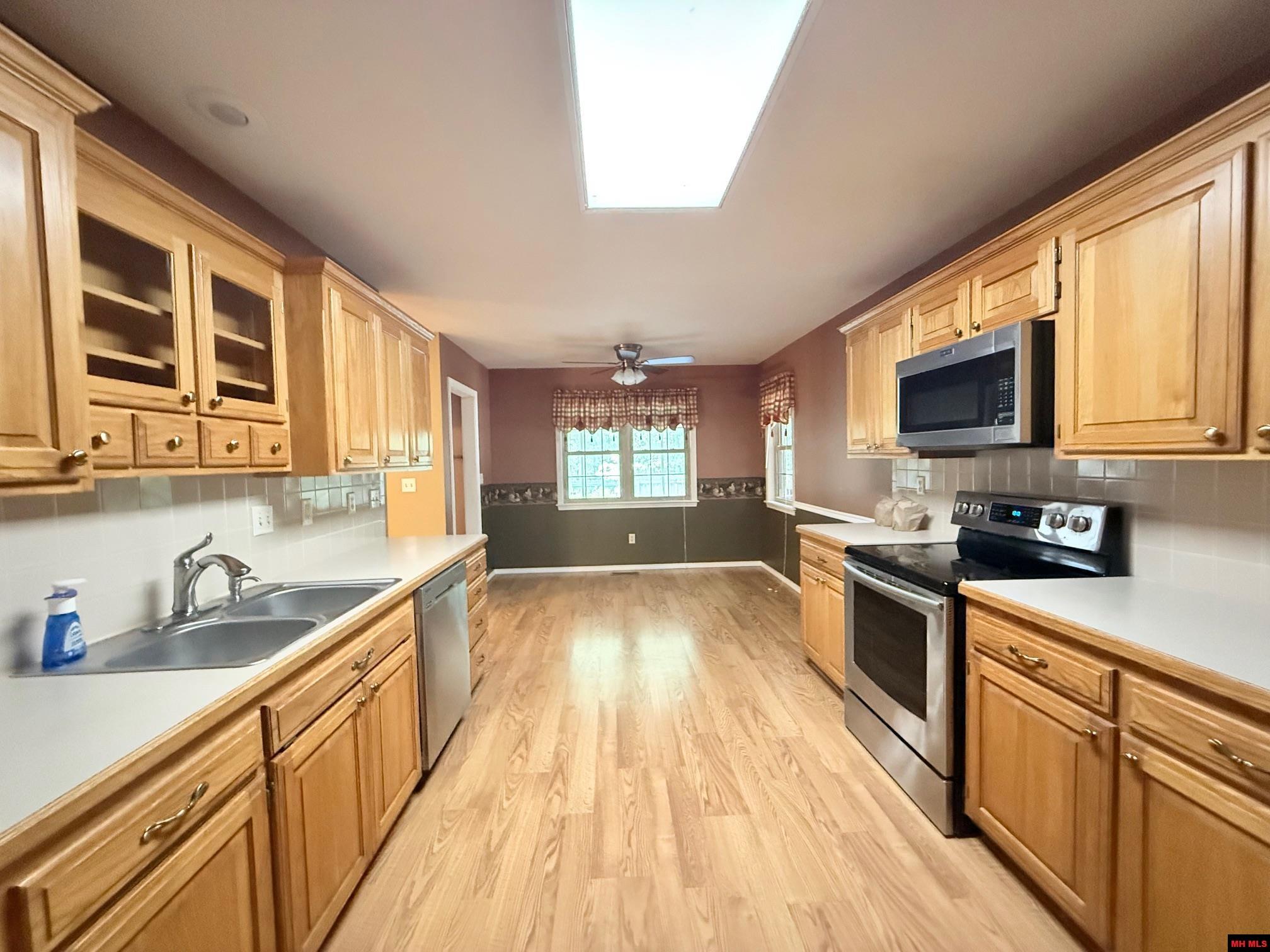 109 WINTERVIEW Bull Shoals, AR 72619