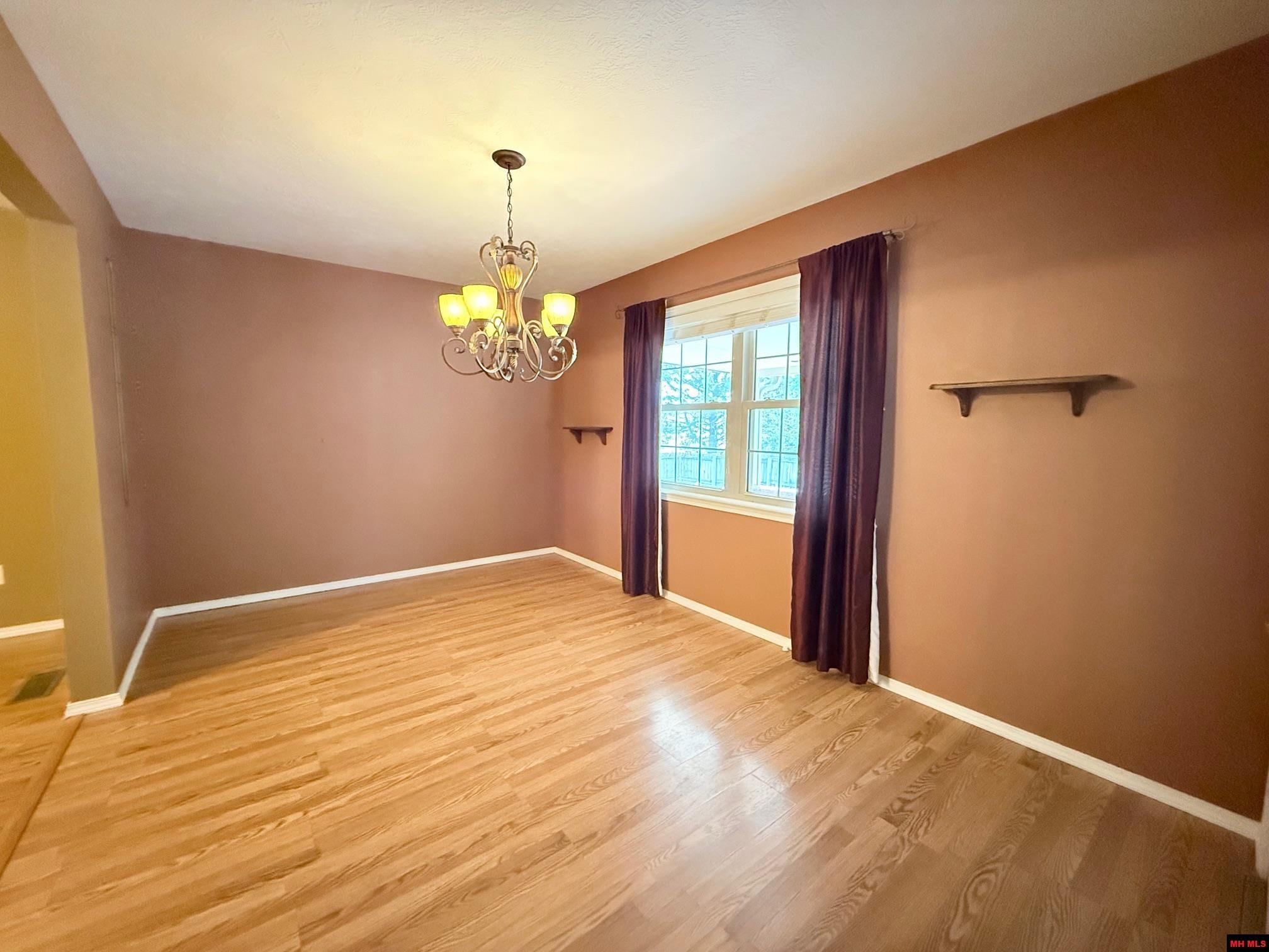 109 WINTERVIEW Bull Shoals, AR 72619