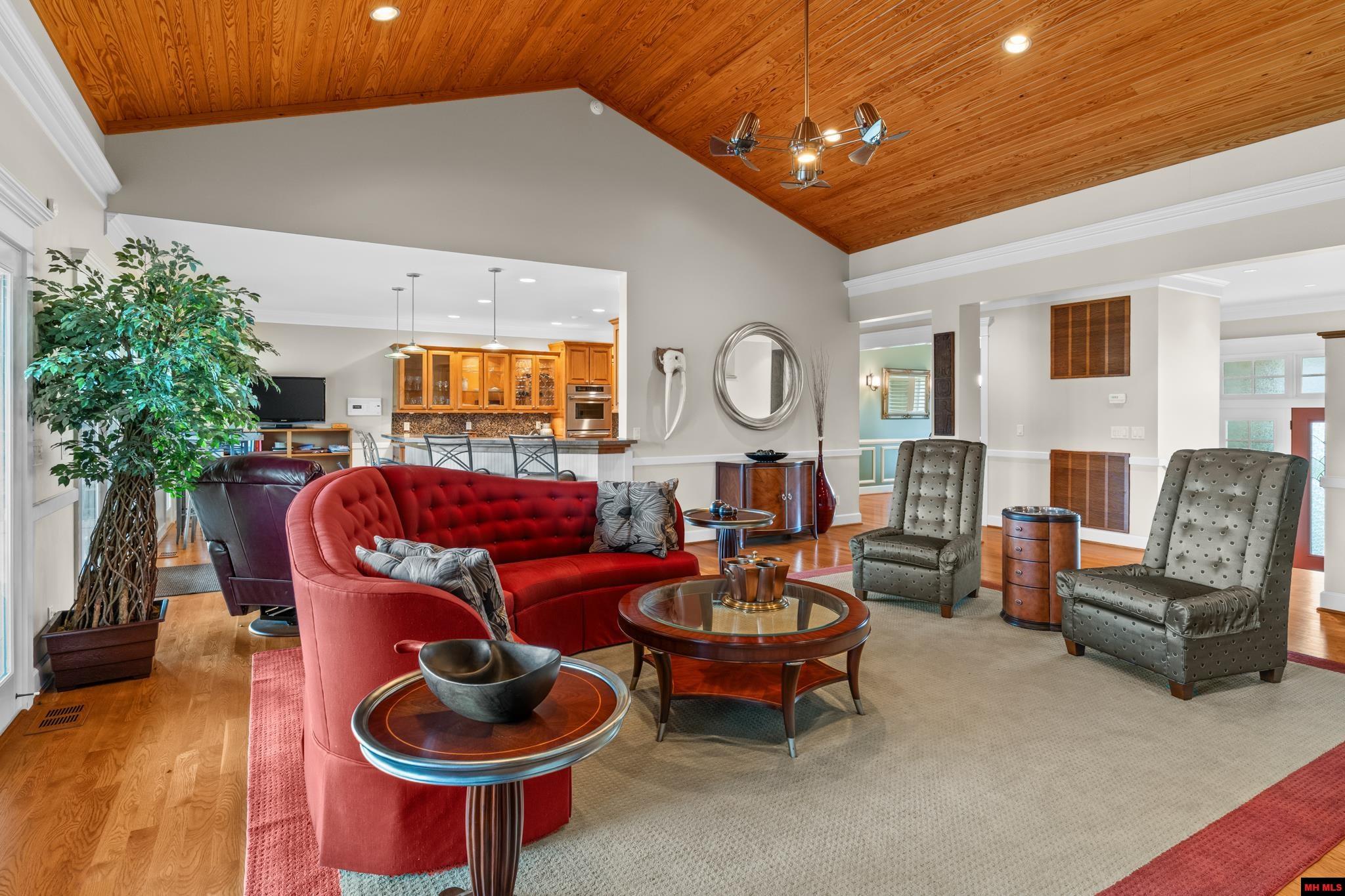 500 Valley Airport Drive