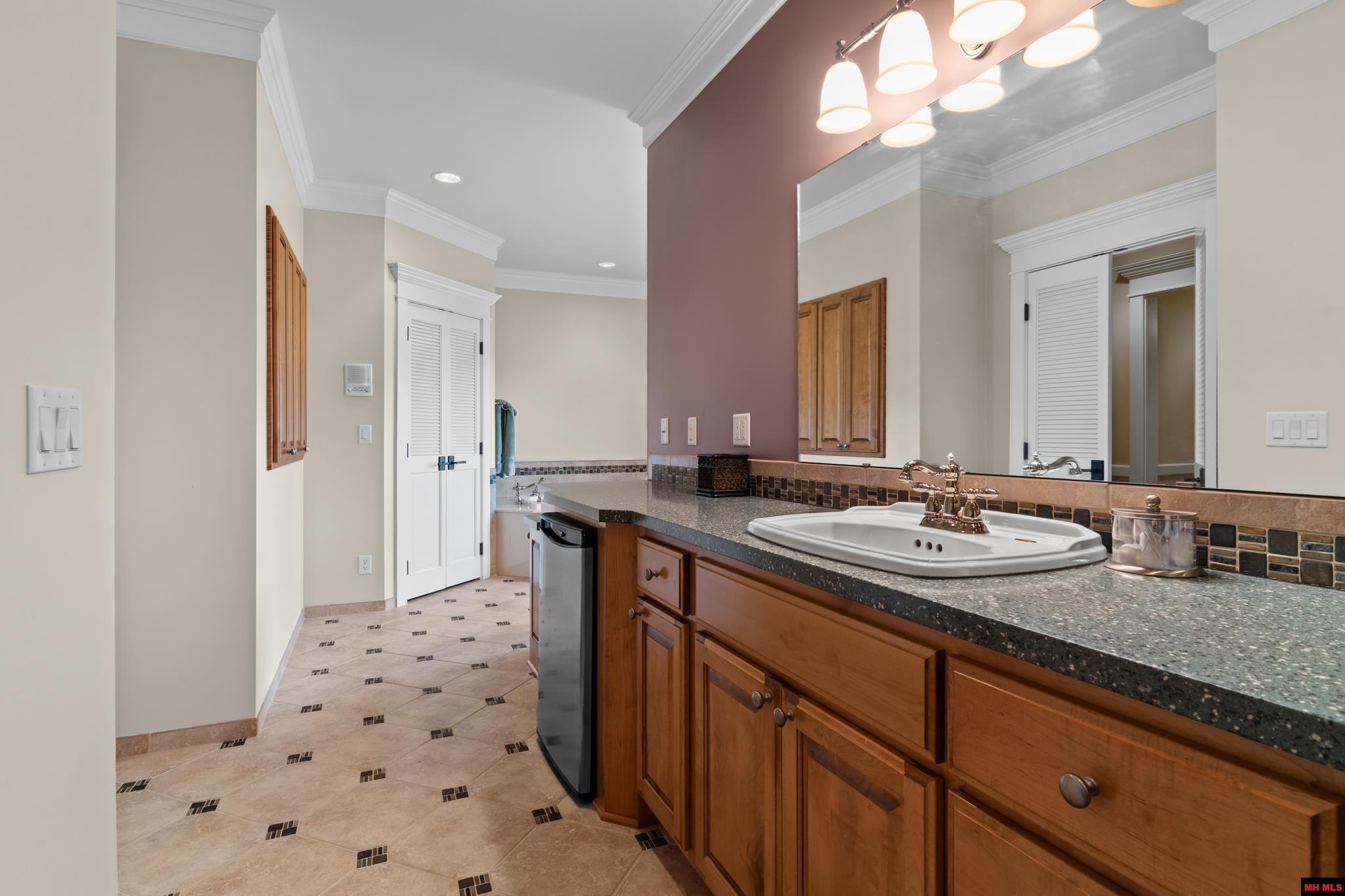 500 Valley Airport Drive