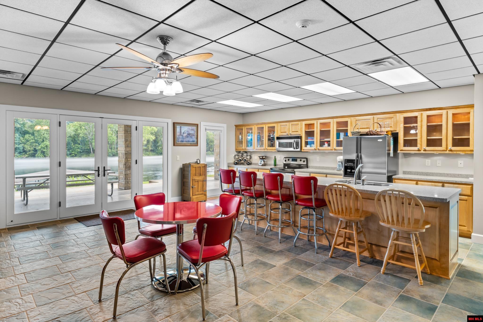 500 Valley Airport Drive