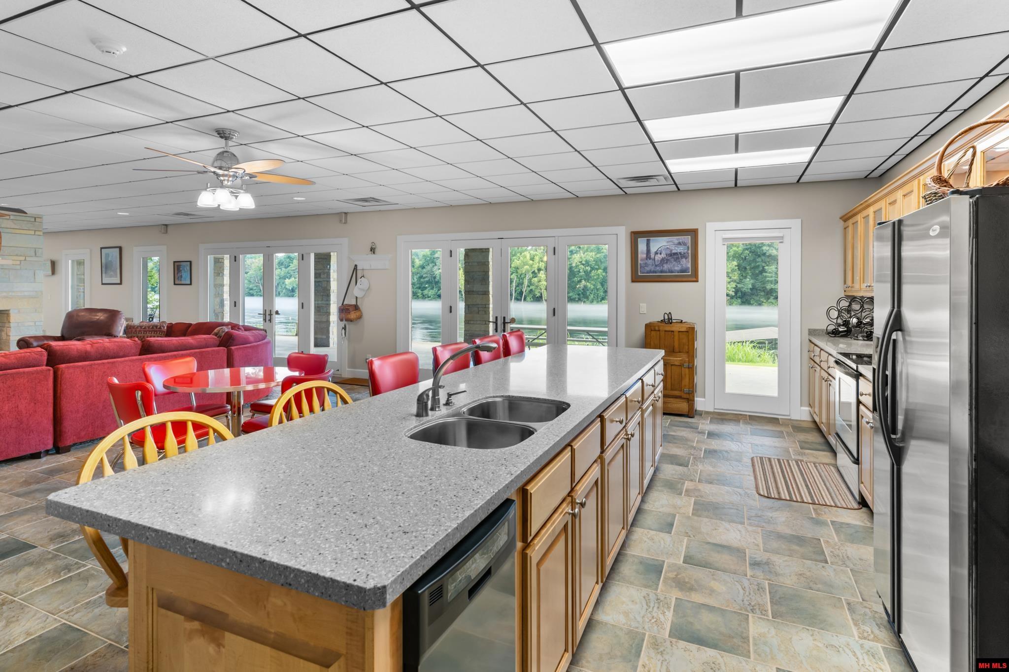 500 Valley Airport Drive