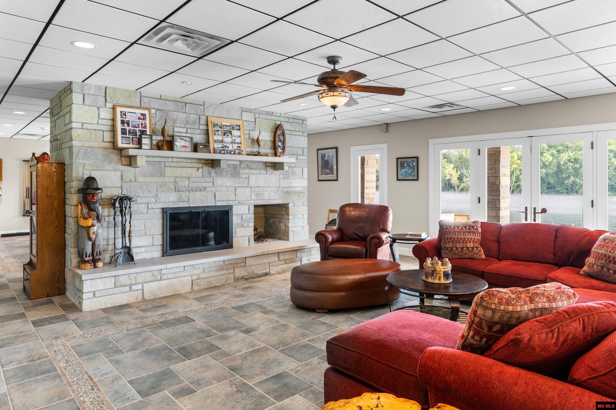 500 Valley Airport Drive