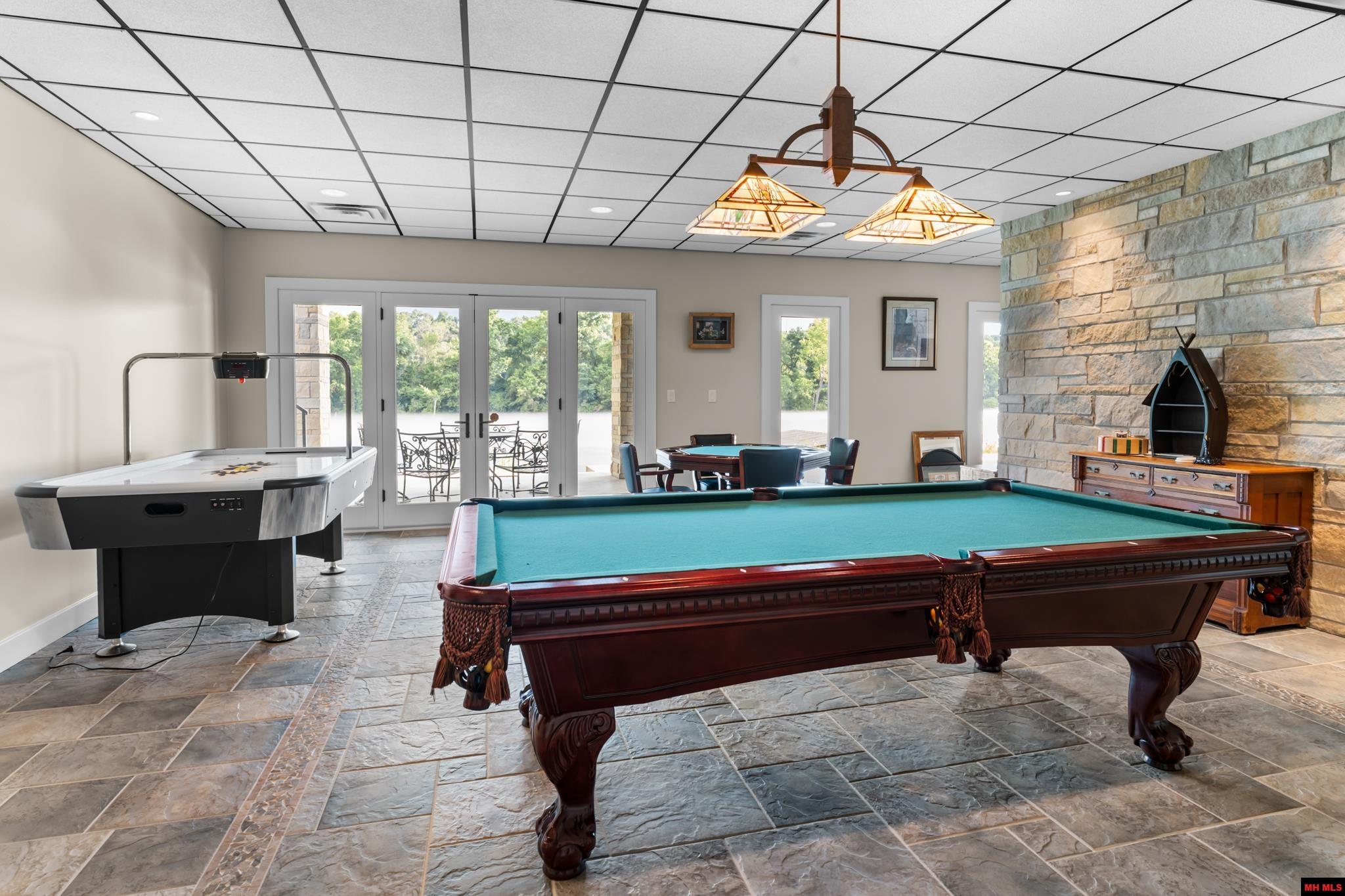 500 Valley Airport Drive