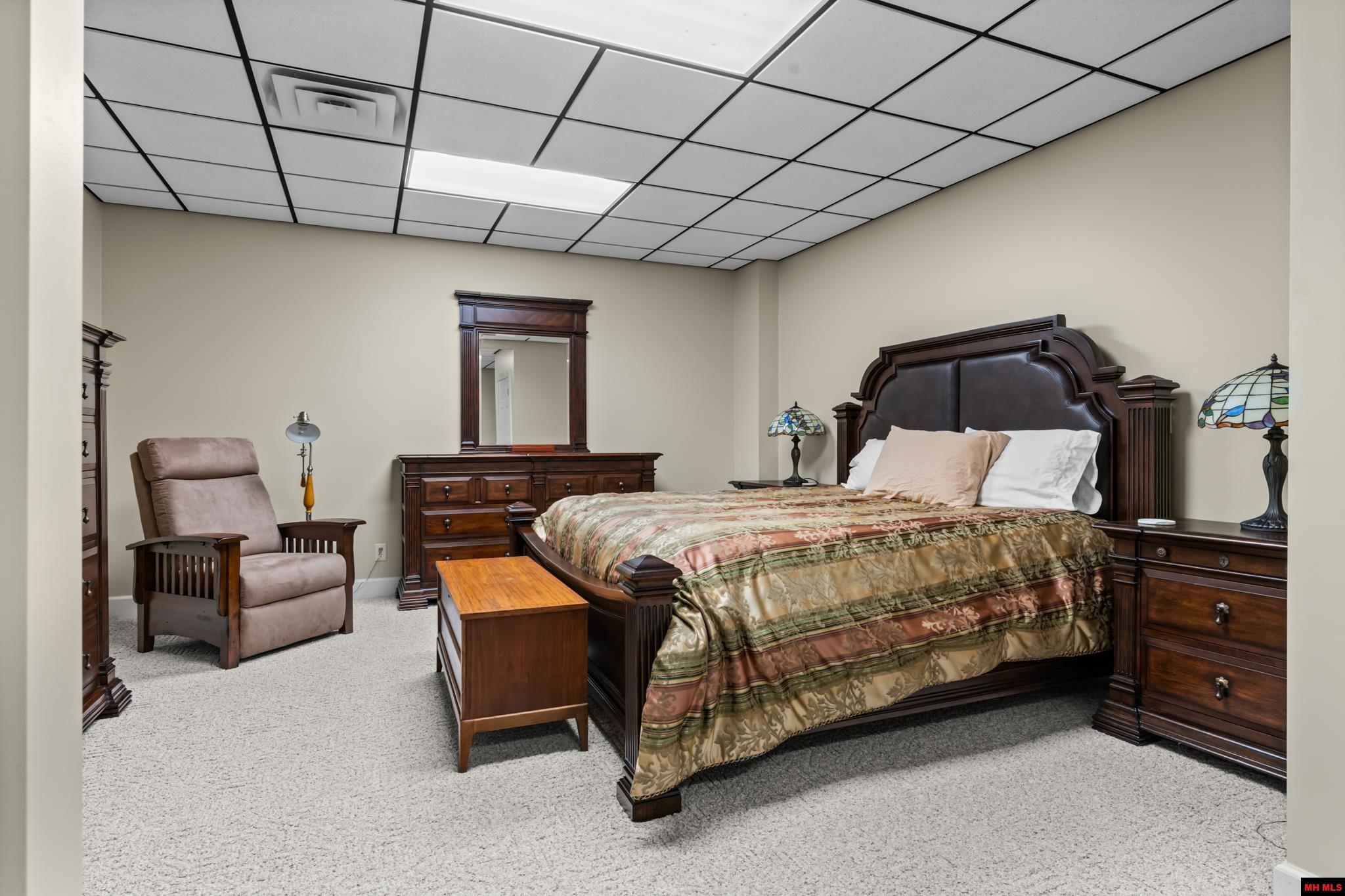 500 Valley Airport Drive