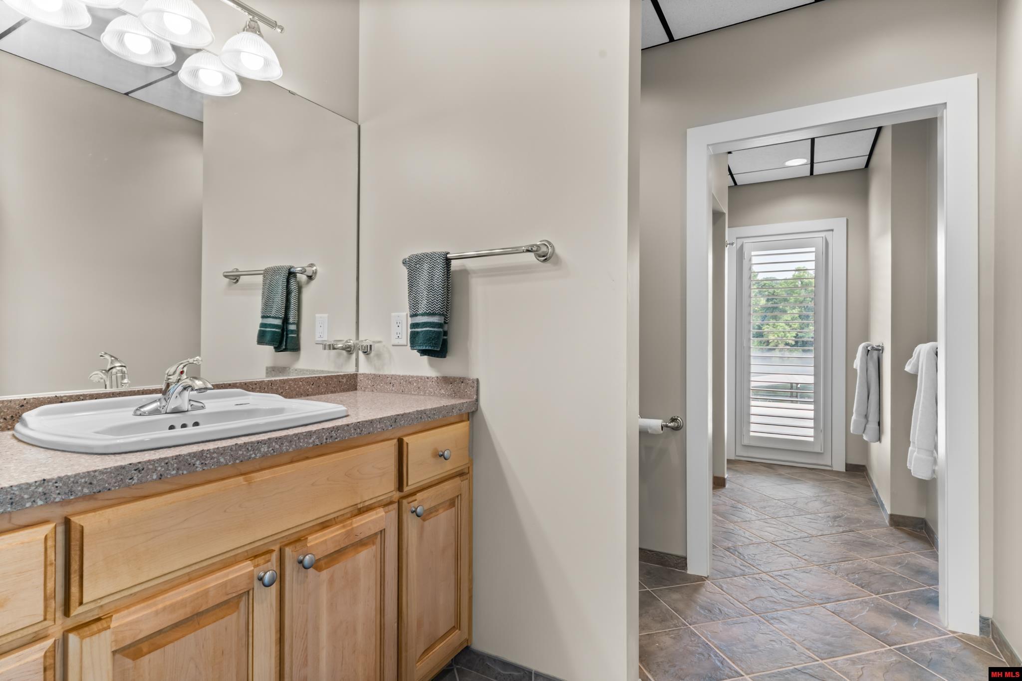 500 Valley Airport Drive