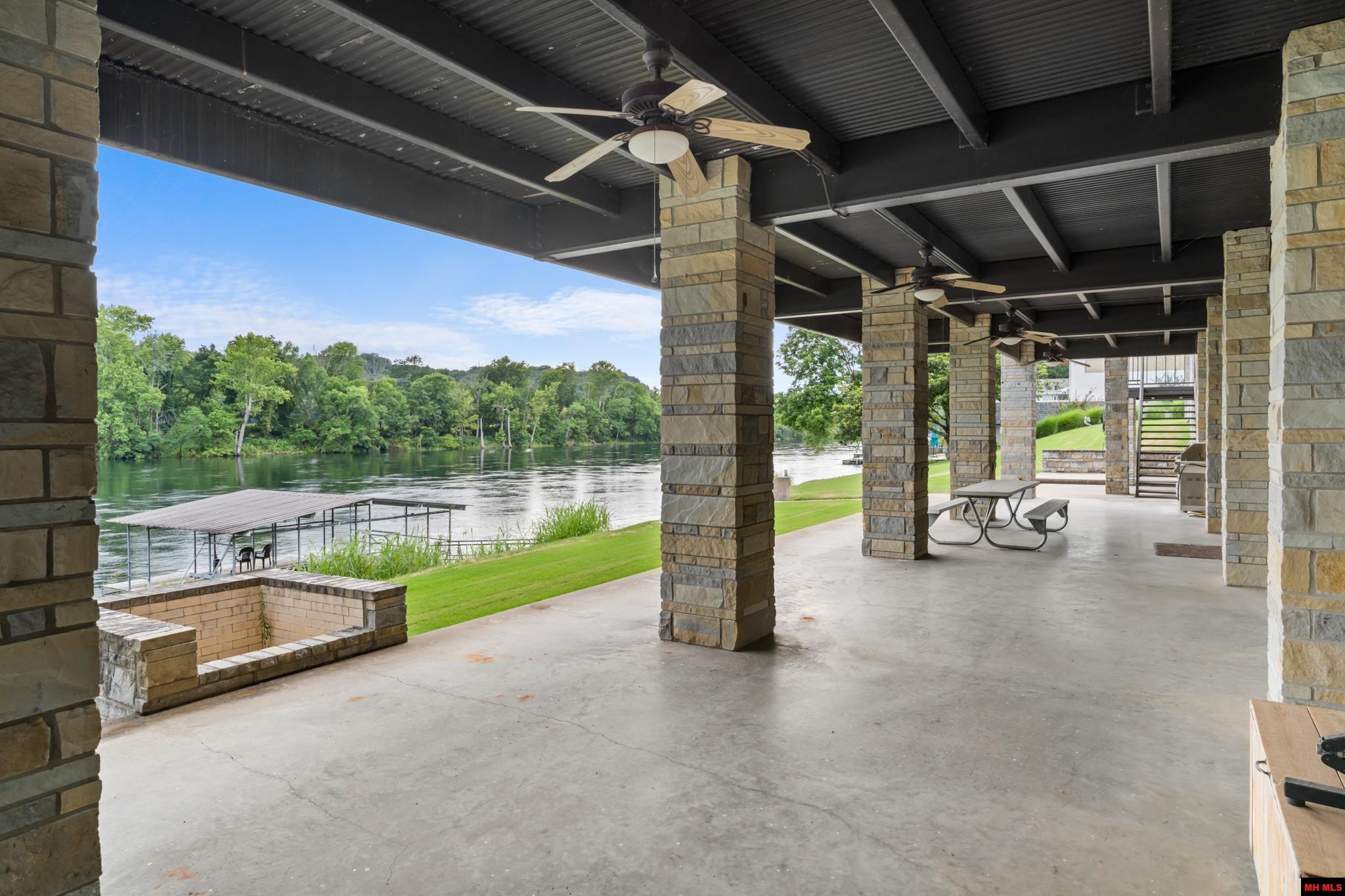 500 Valley Airport Drive