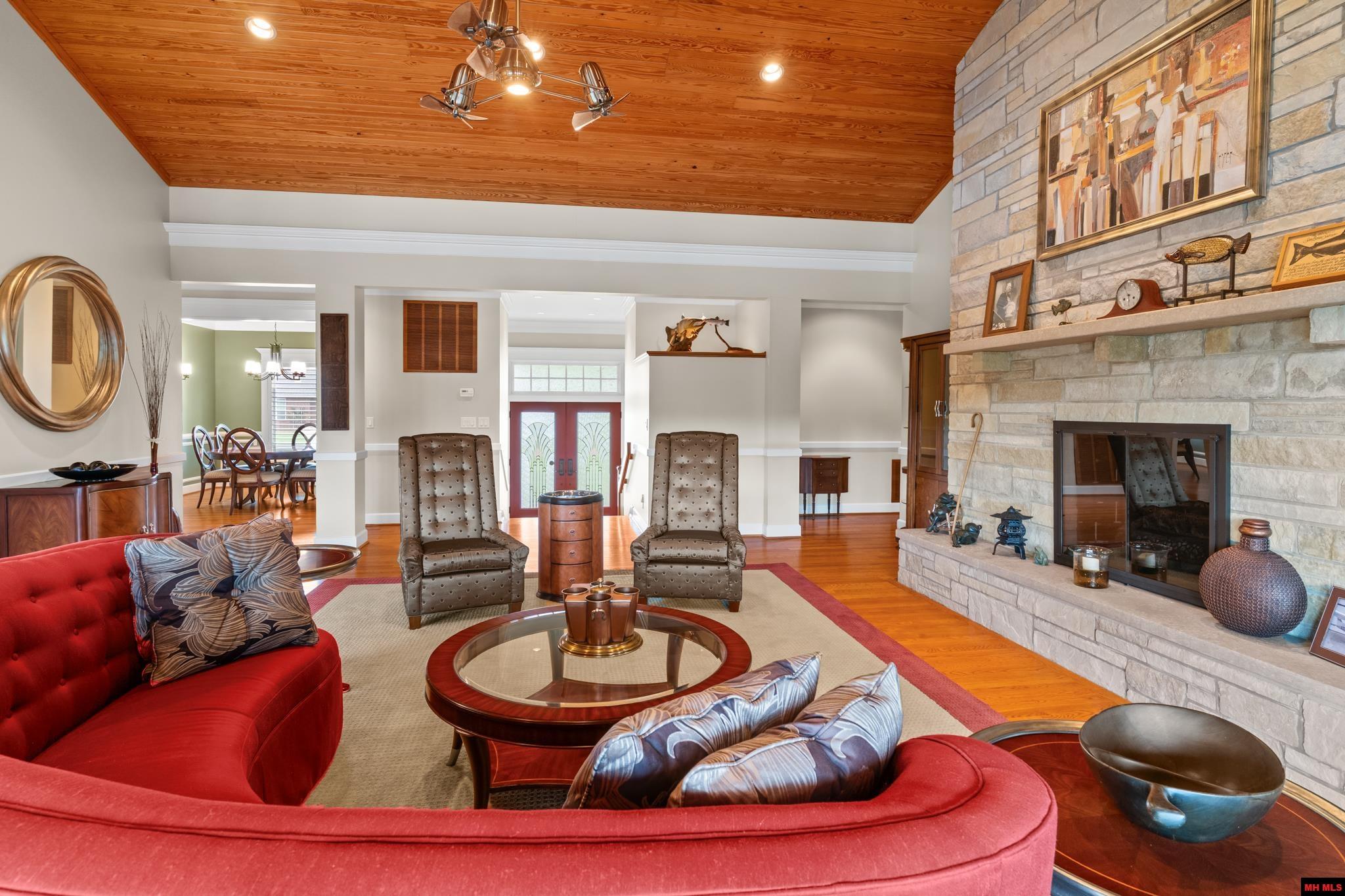 500 Valley Airport Drive