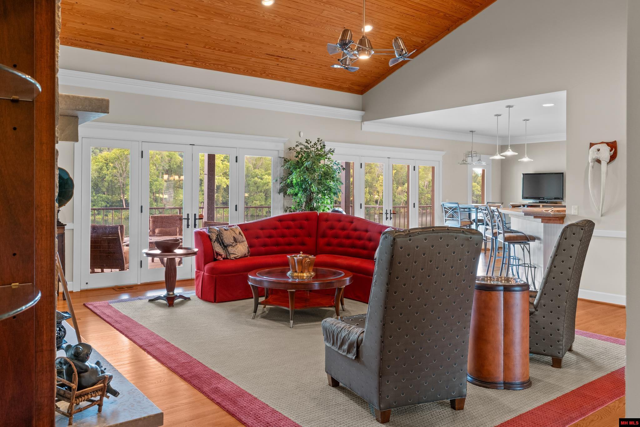 500 Valley Airport Drive