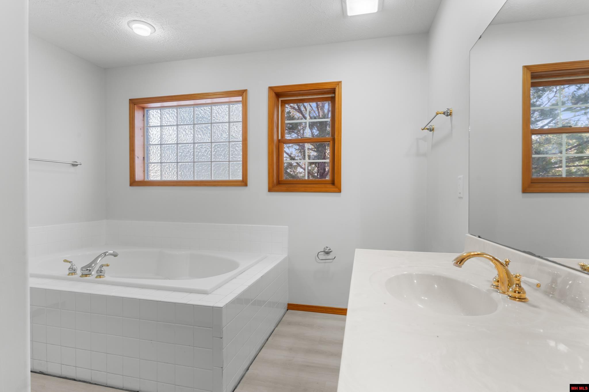 255 GLEN COVE DRIVE Lakeview, AR 72642