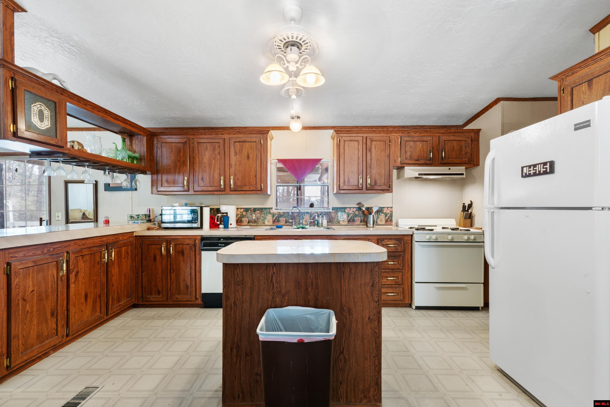 2555 Buzzard Roost Road