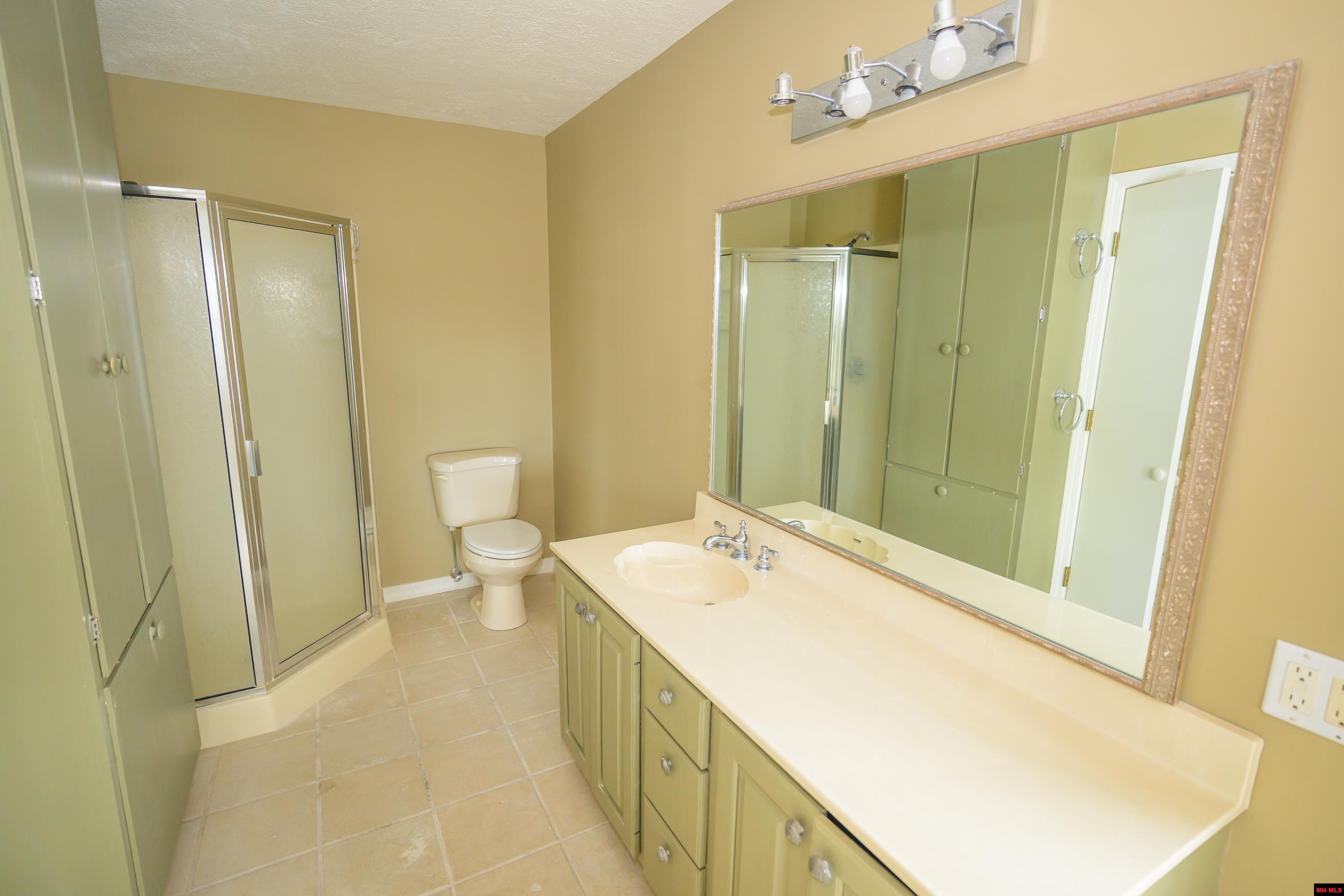 220 N CARDINAL DRIVE Mountain Home, AR