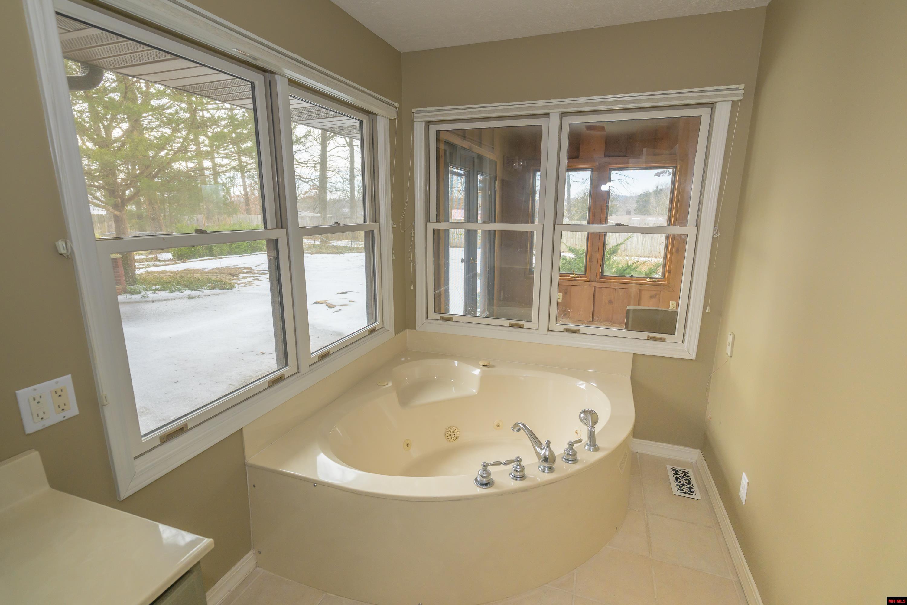 220 N CARDINAL DRIVE Mountain Home, AR