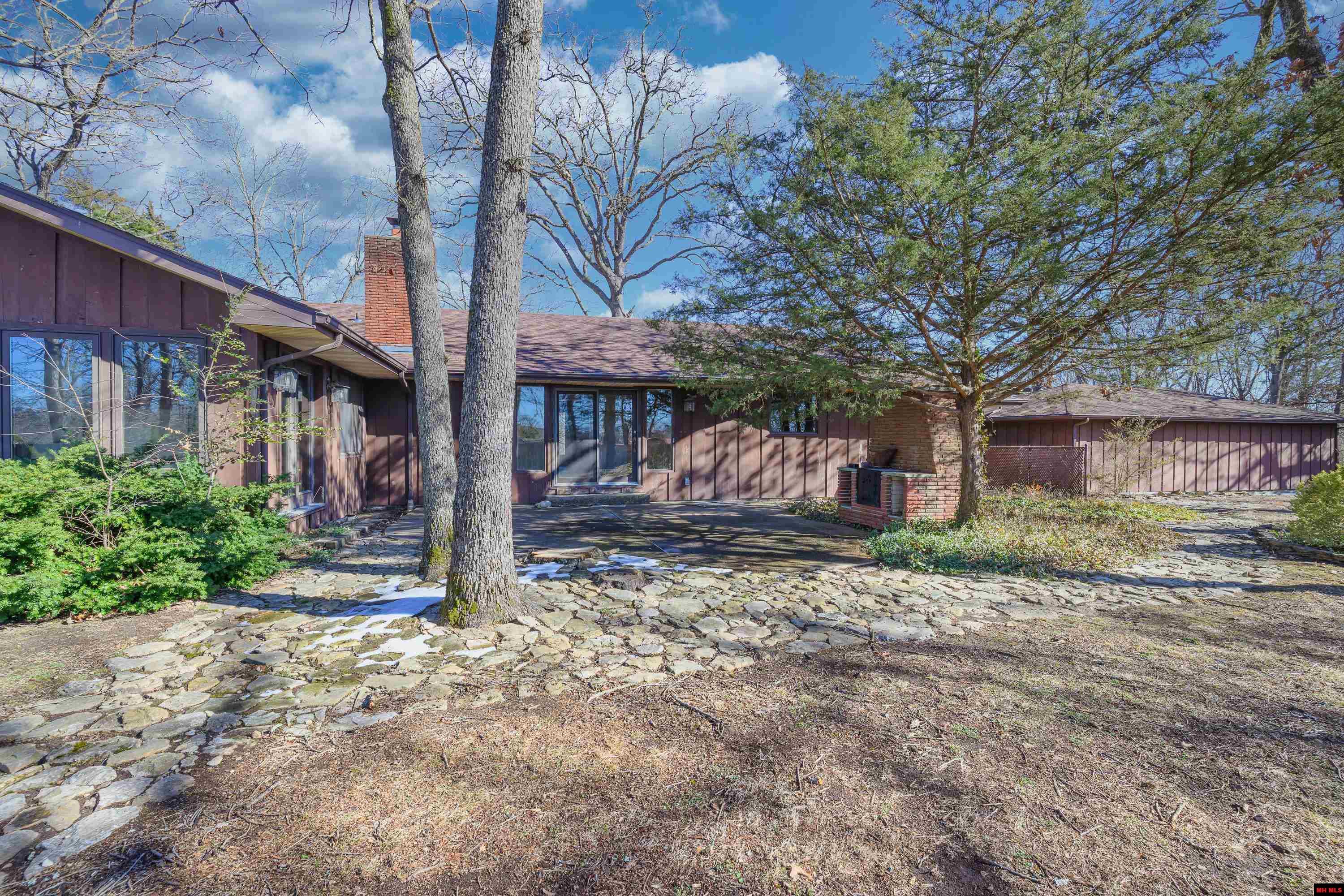 220 N CARDINAL DRIVE Mountain Home, AR