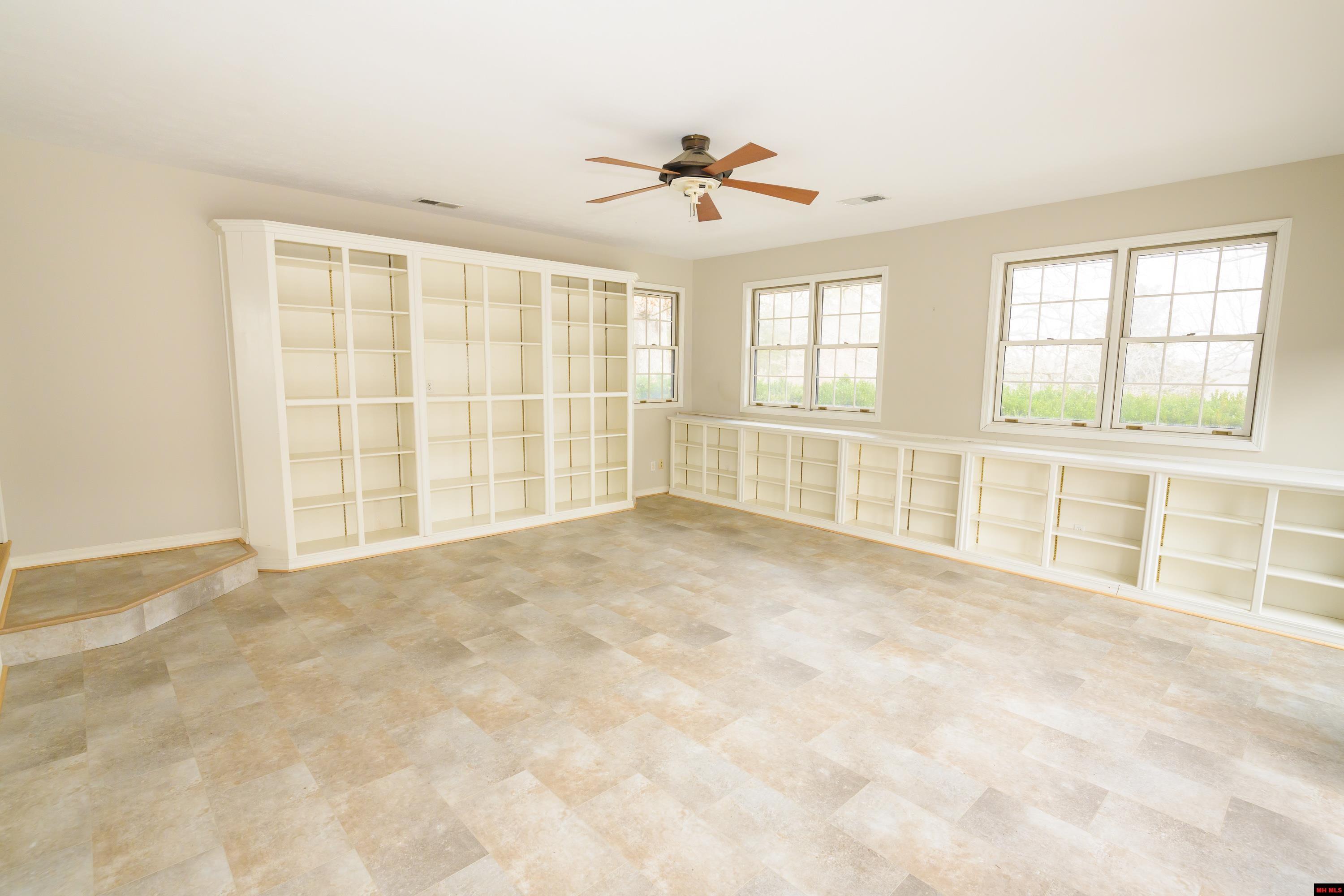 220 N CARDINAL DRIVE Mountain Home, AR