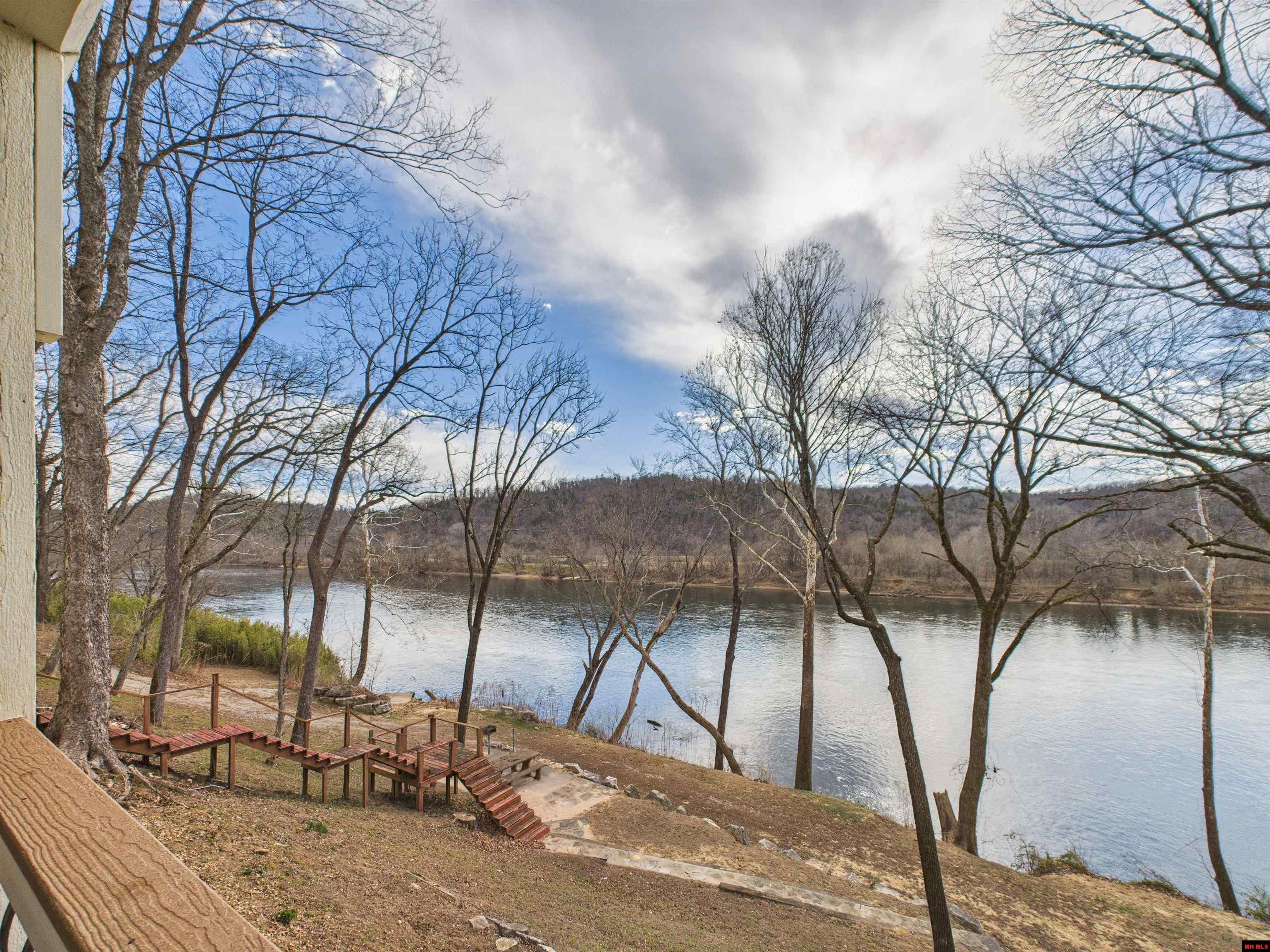 60 Rivers Edge Place