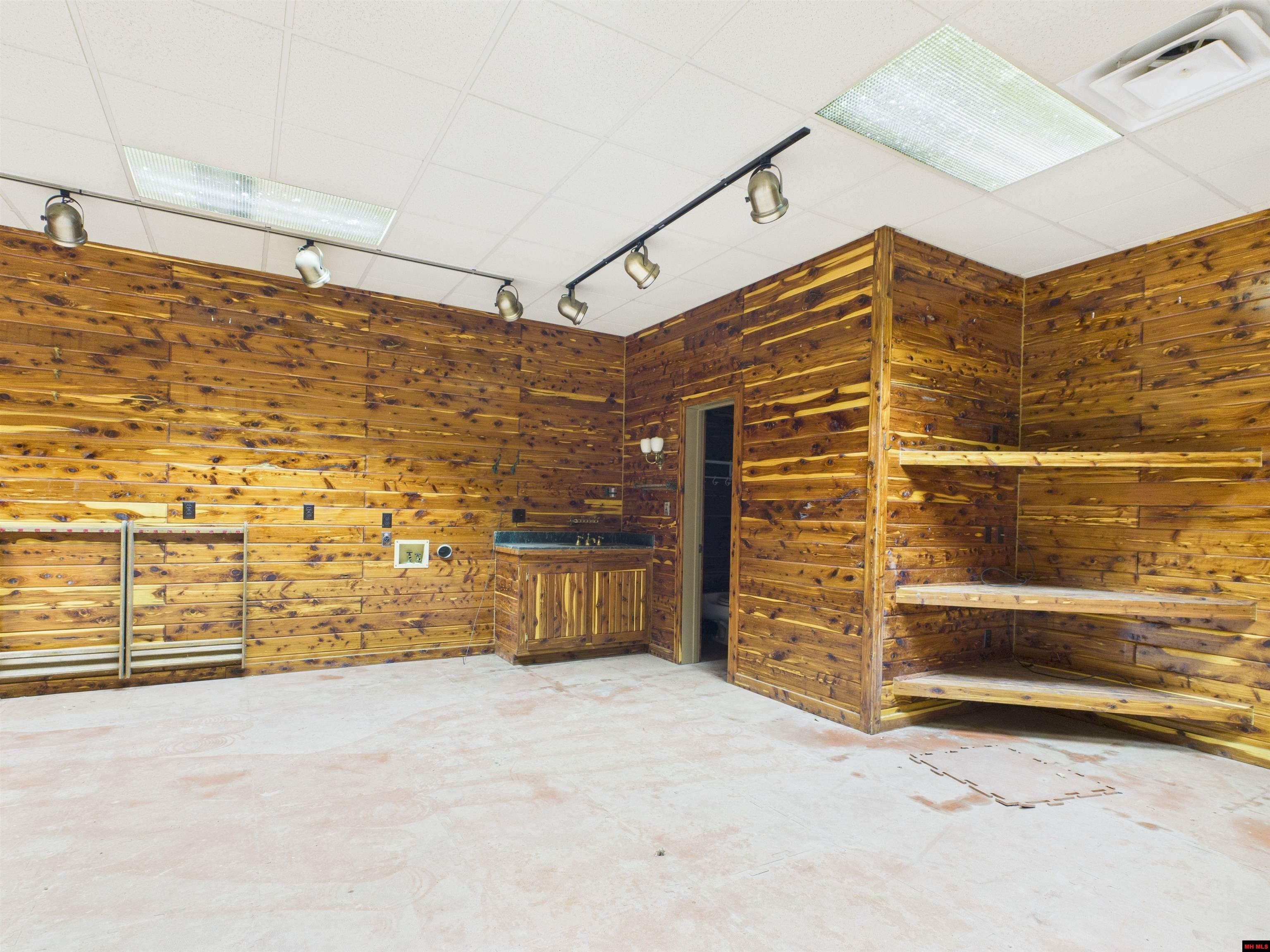 60 Rivers Edge Place