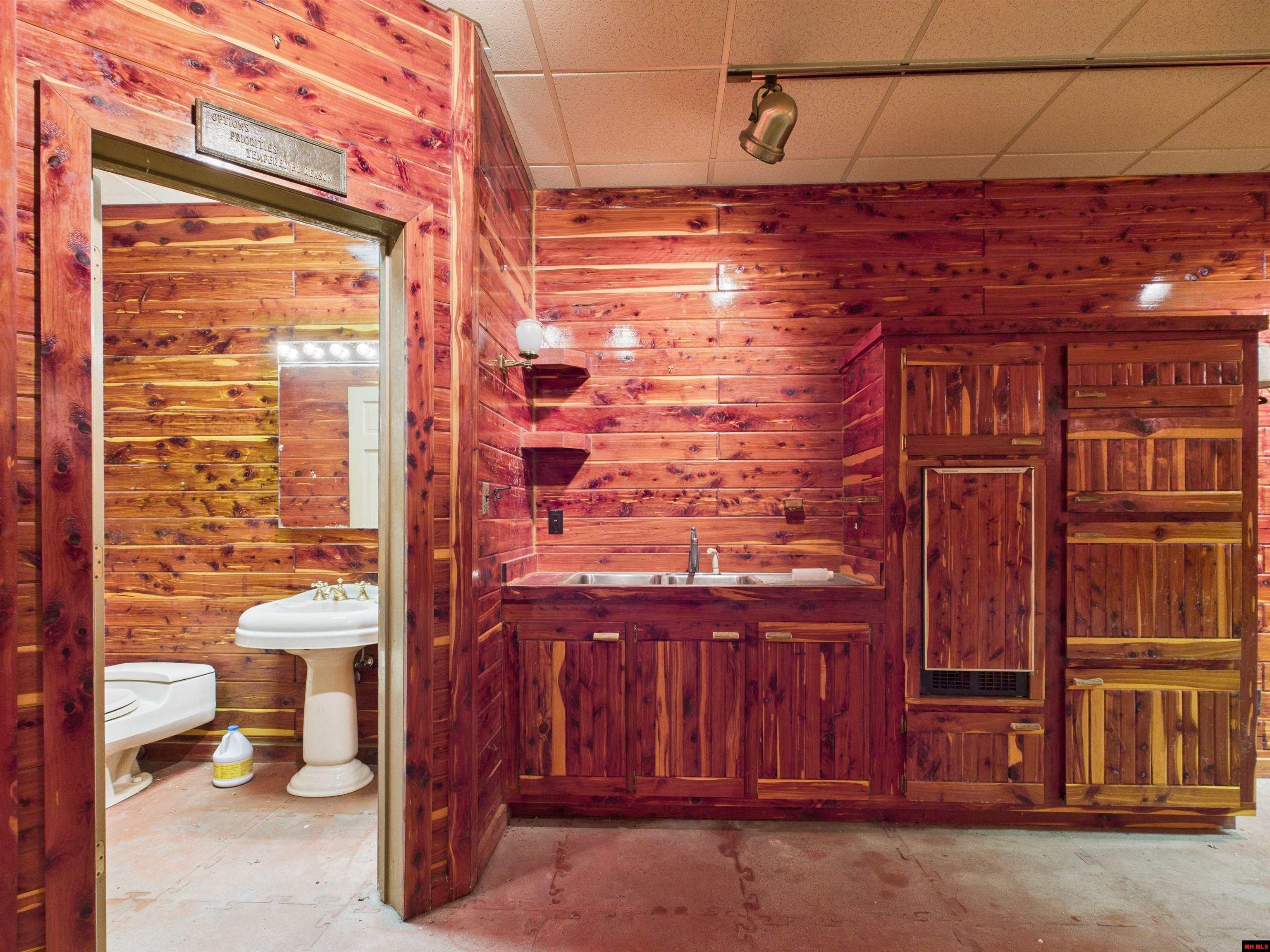 60 Rivers Edge Place