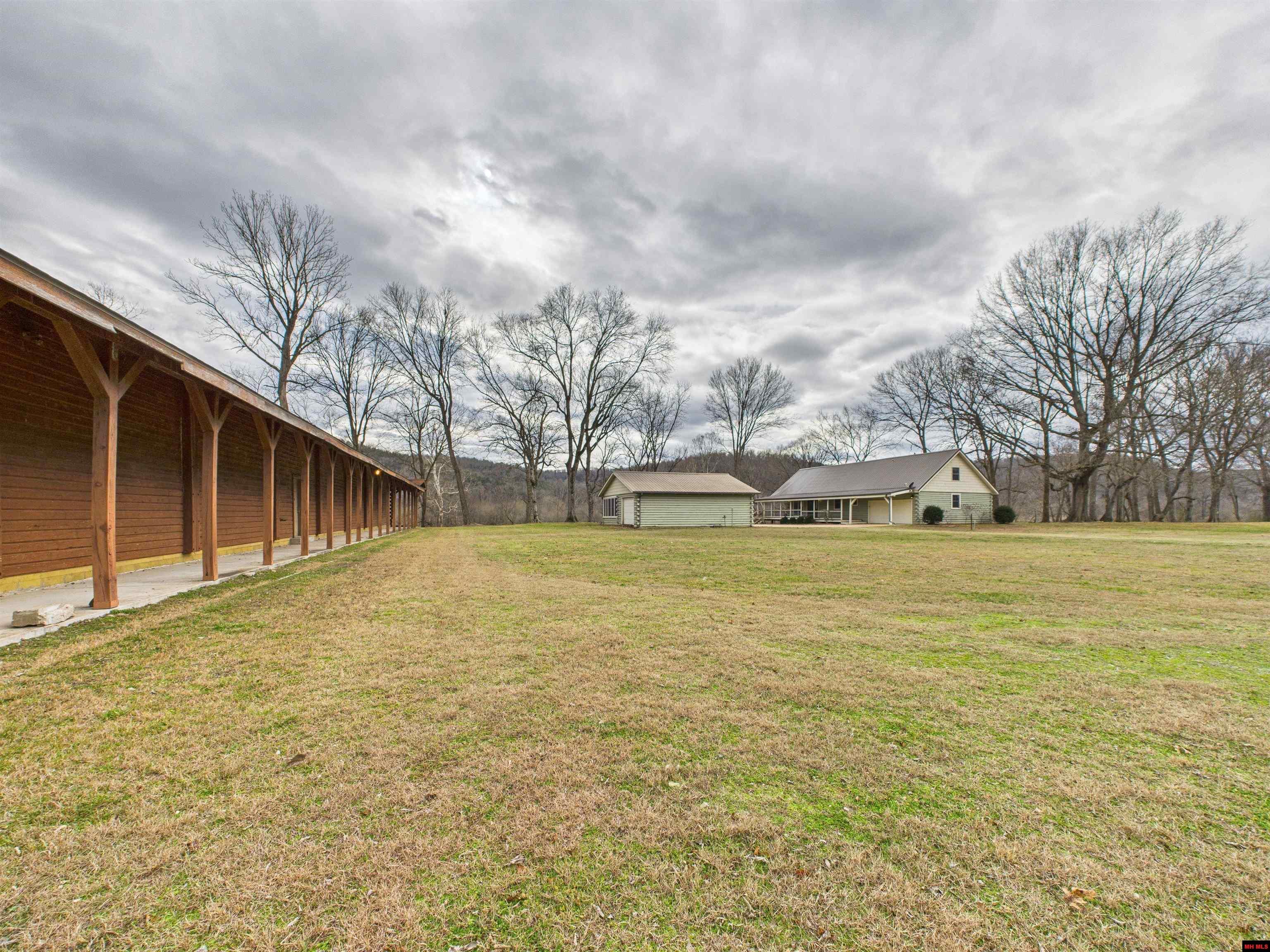 60 Rivers Edge Place