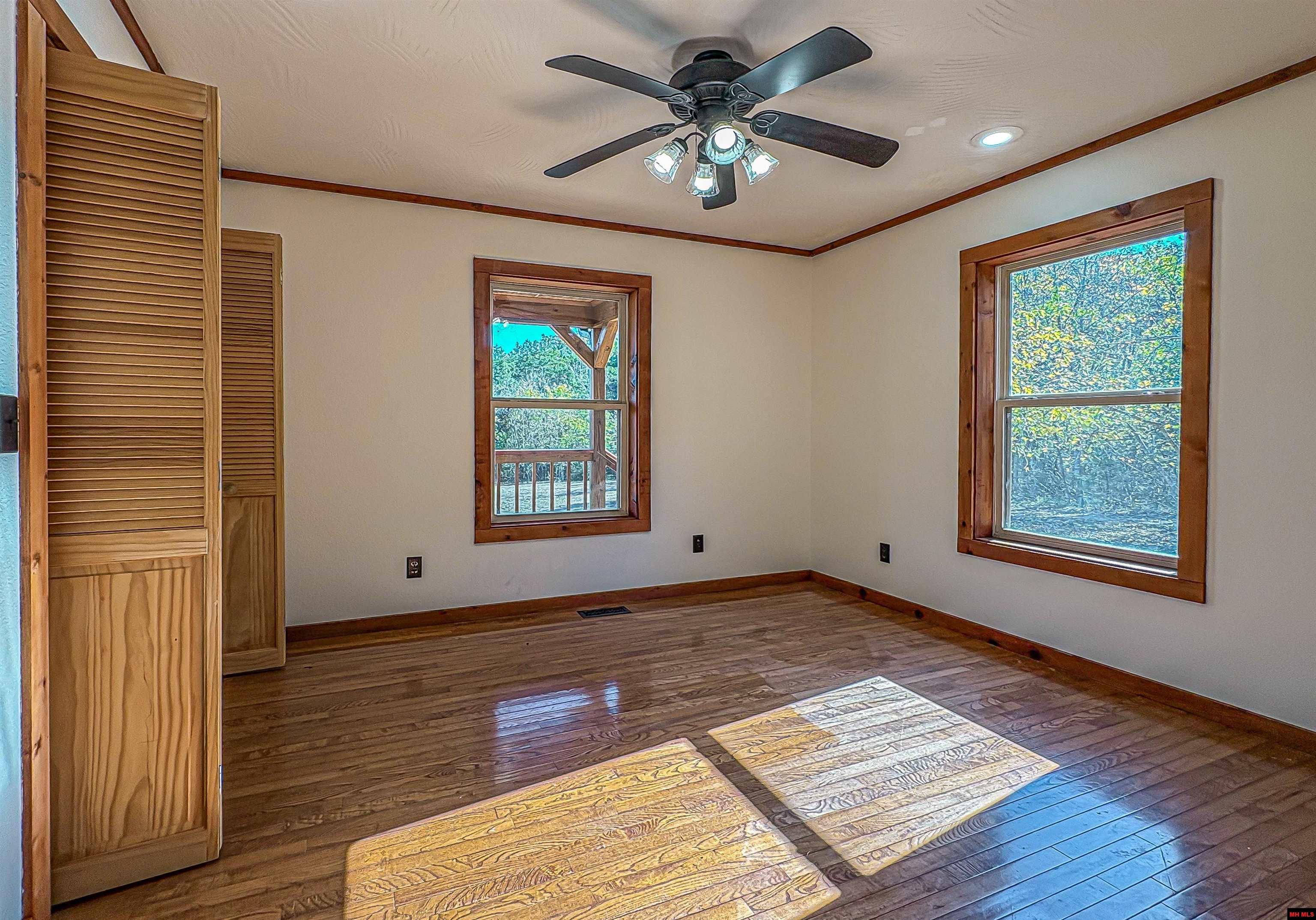 1113 Thousand Oaks Drive