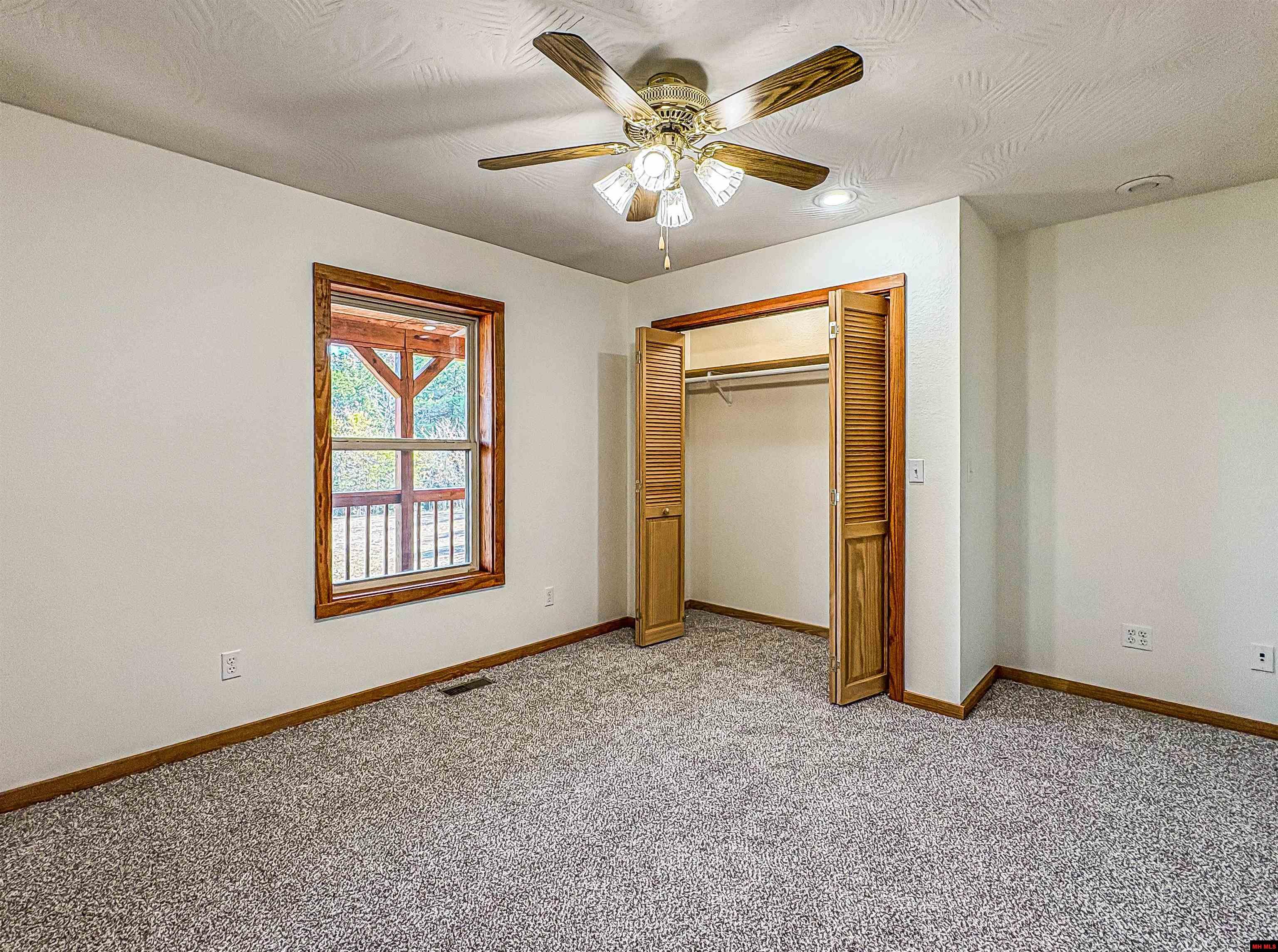 1113 Thousand Oaks Drive