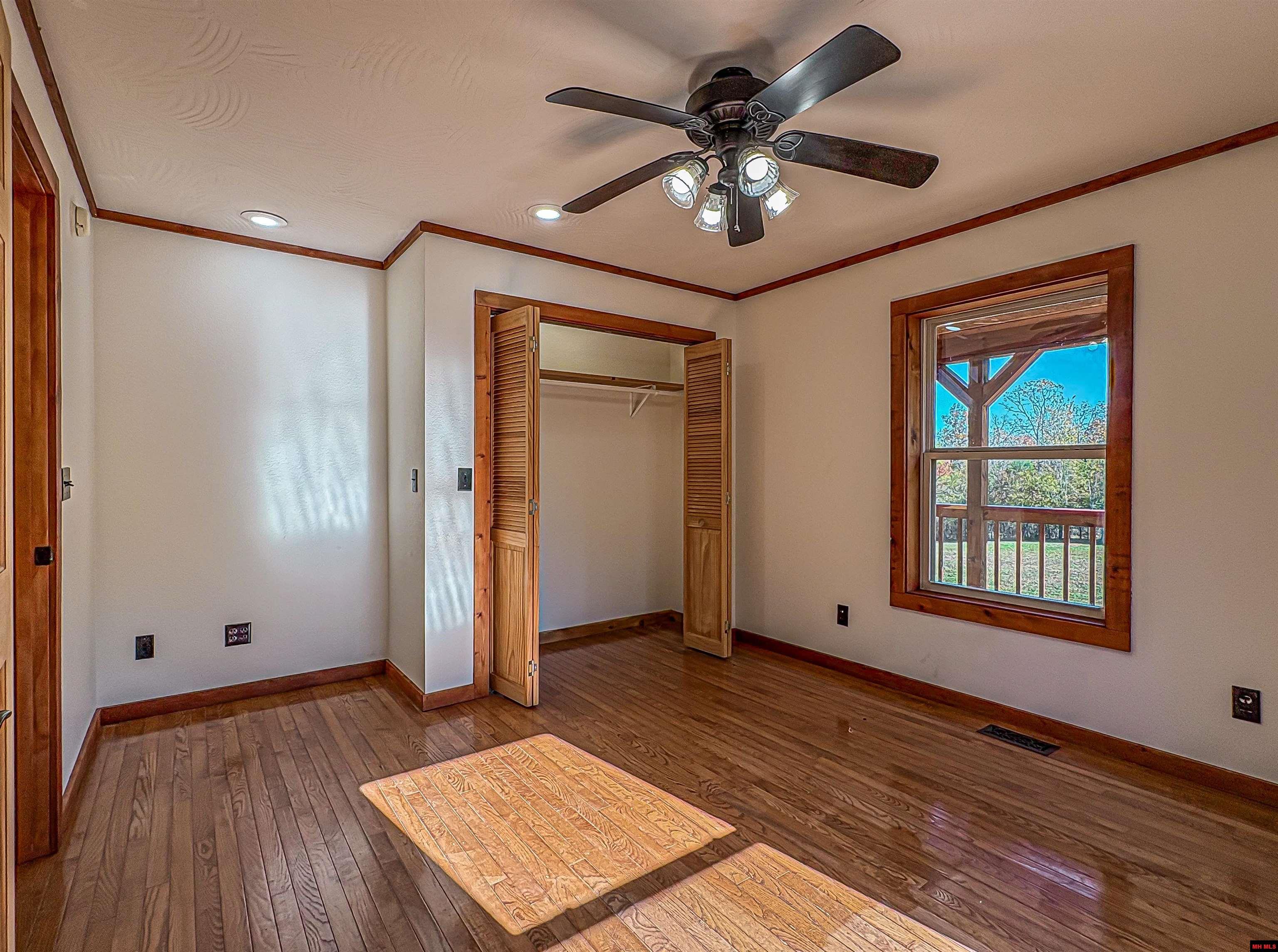 1113 Thousand Oaks Drive