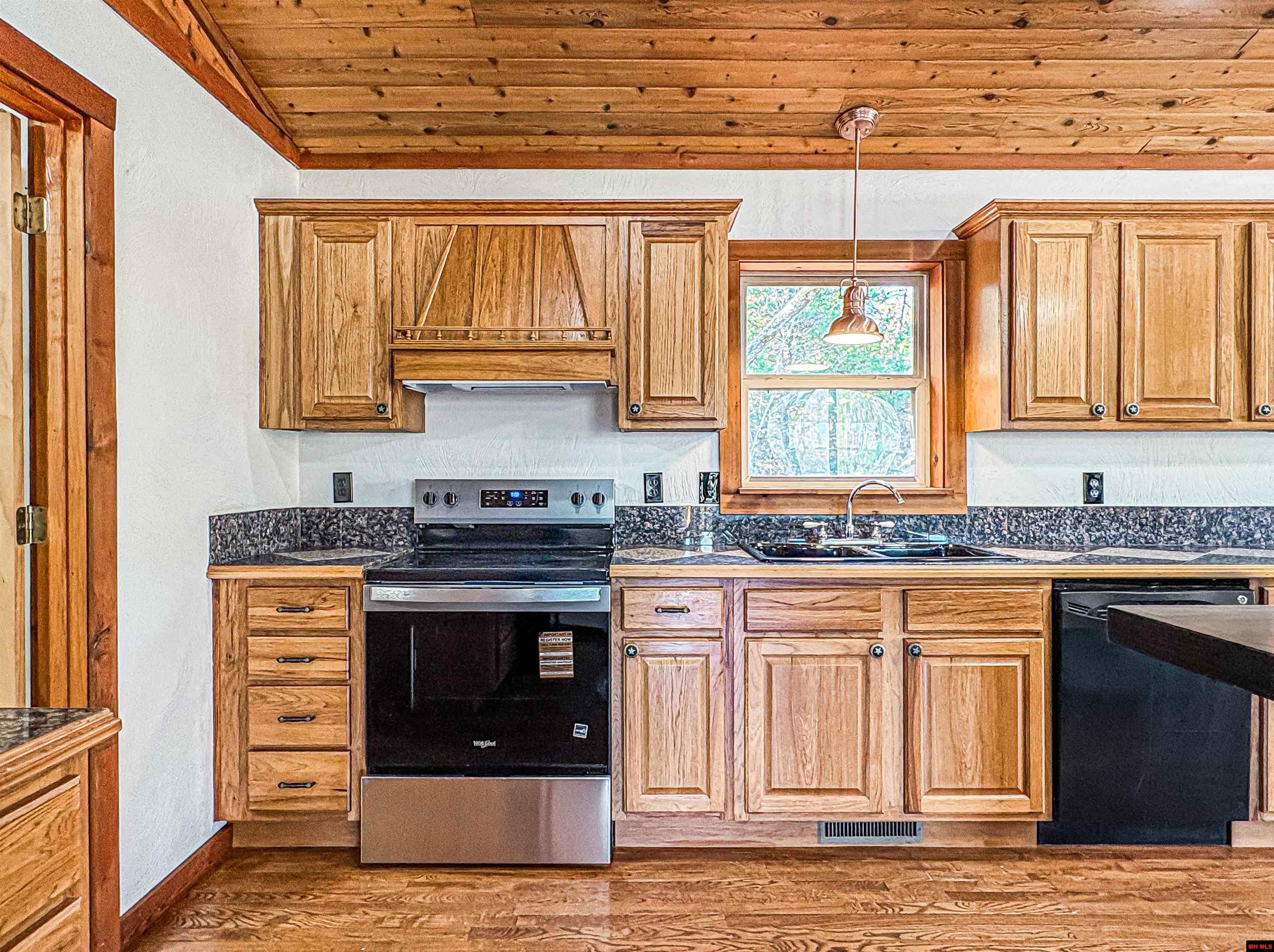 1113 Thousand Oaks Drive