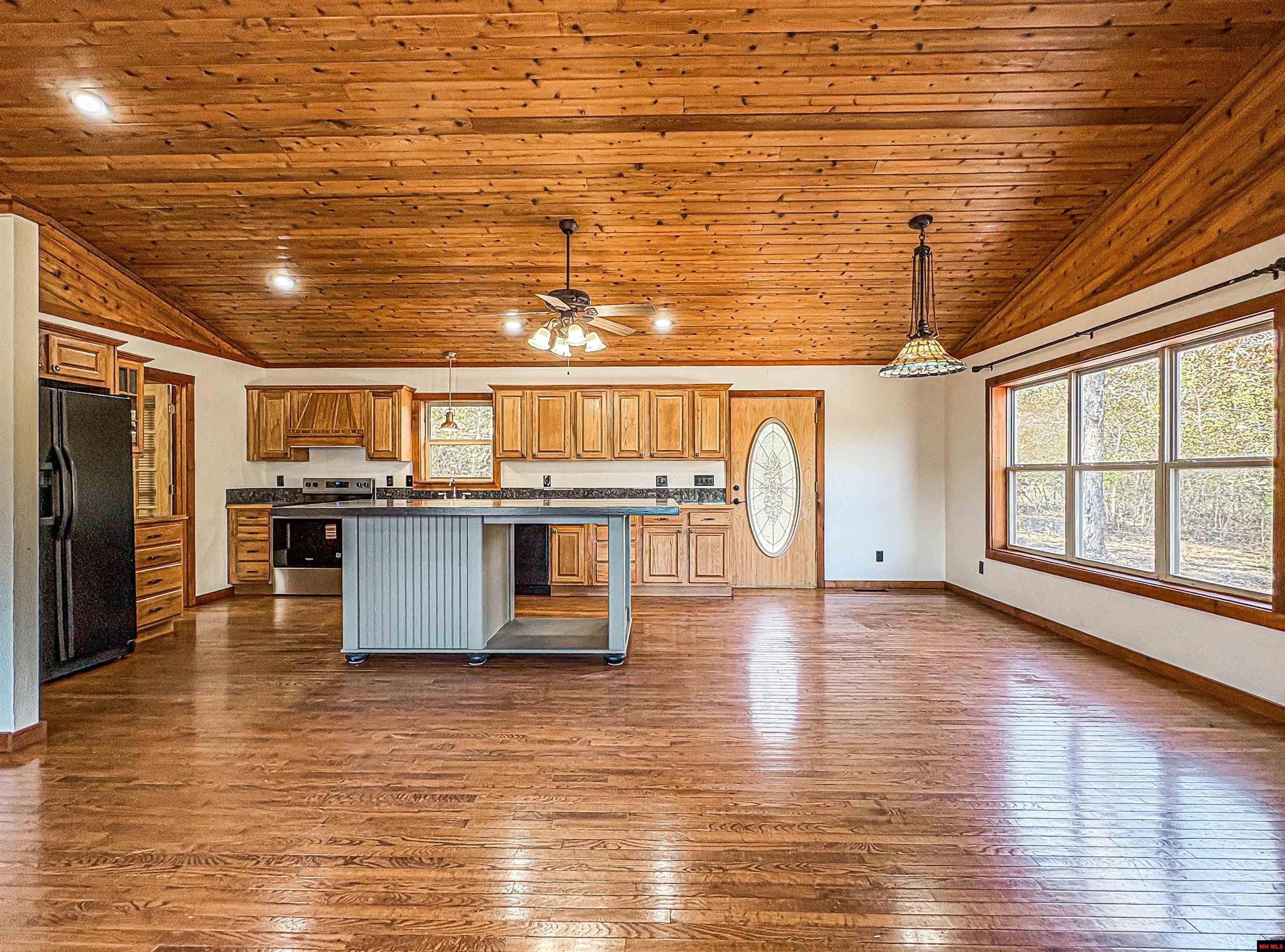 1113 Thousand Oaks Drive