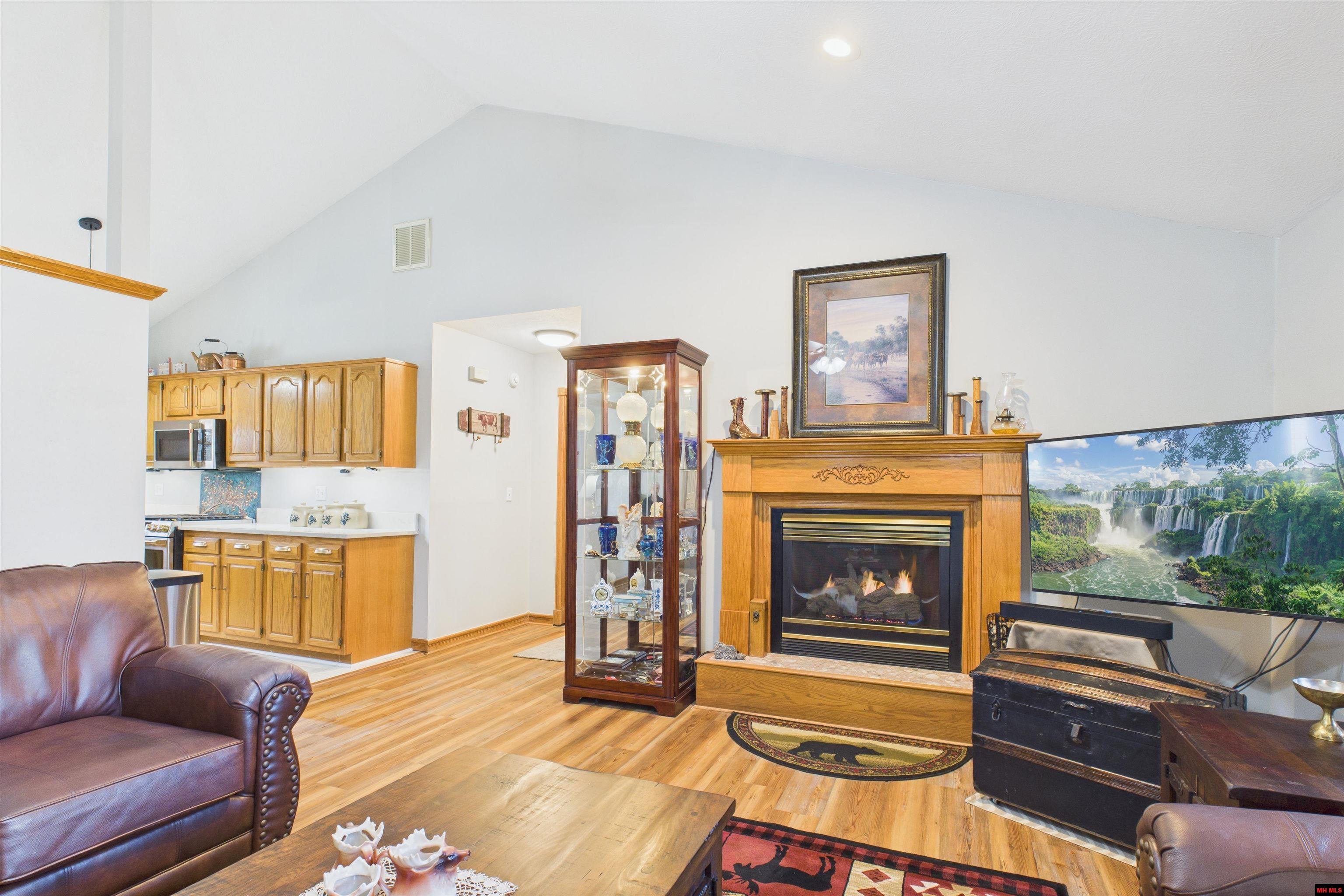 2046 Shadow Oak Drive