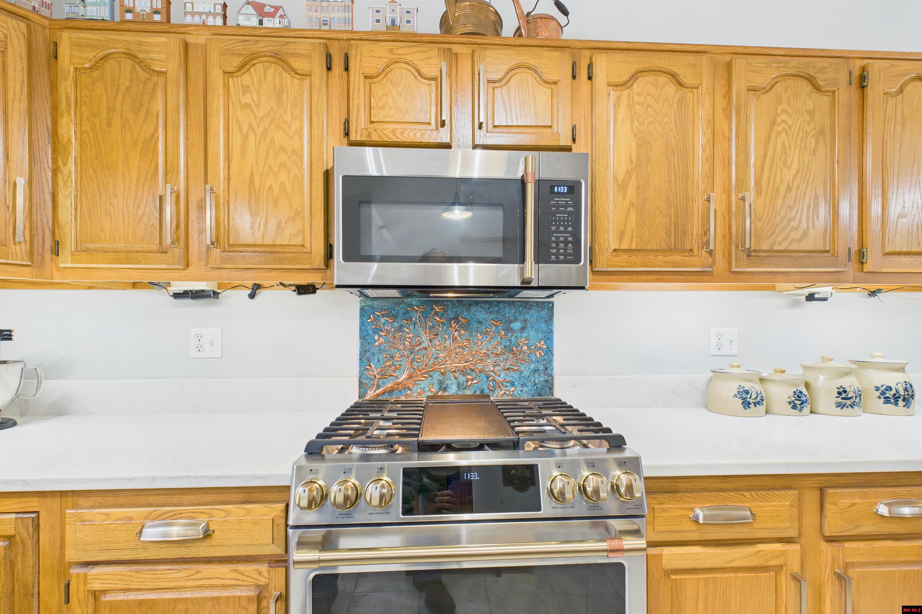 2046 Shadow Oak Drive