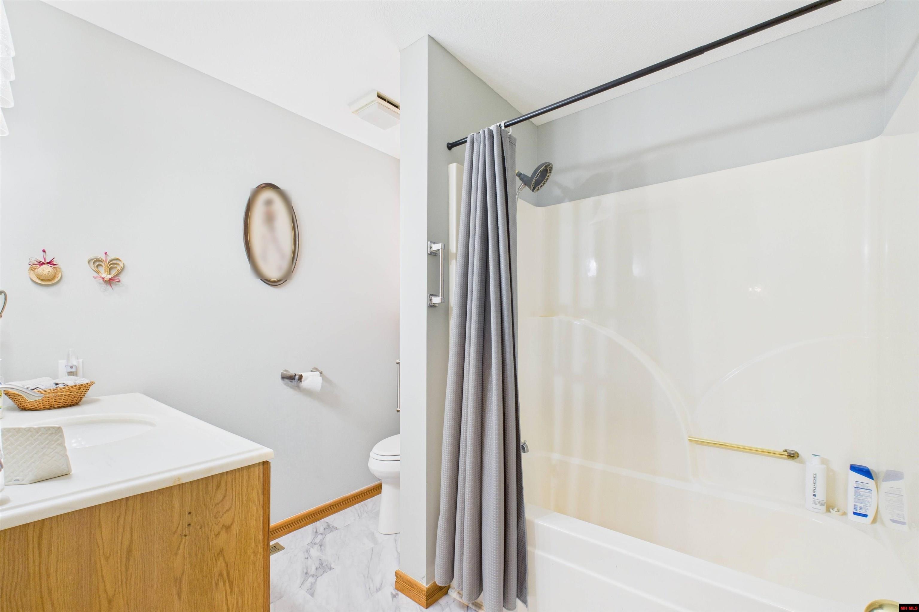 2046 Shadow Oak Drive