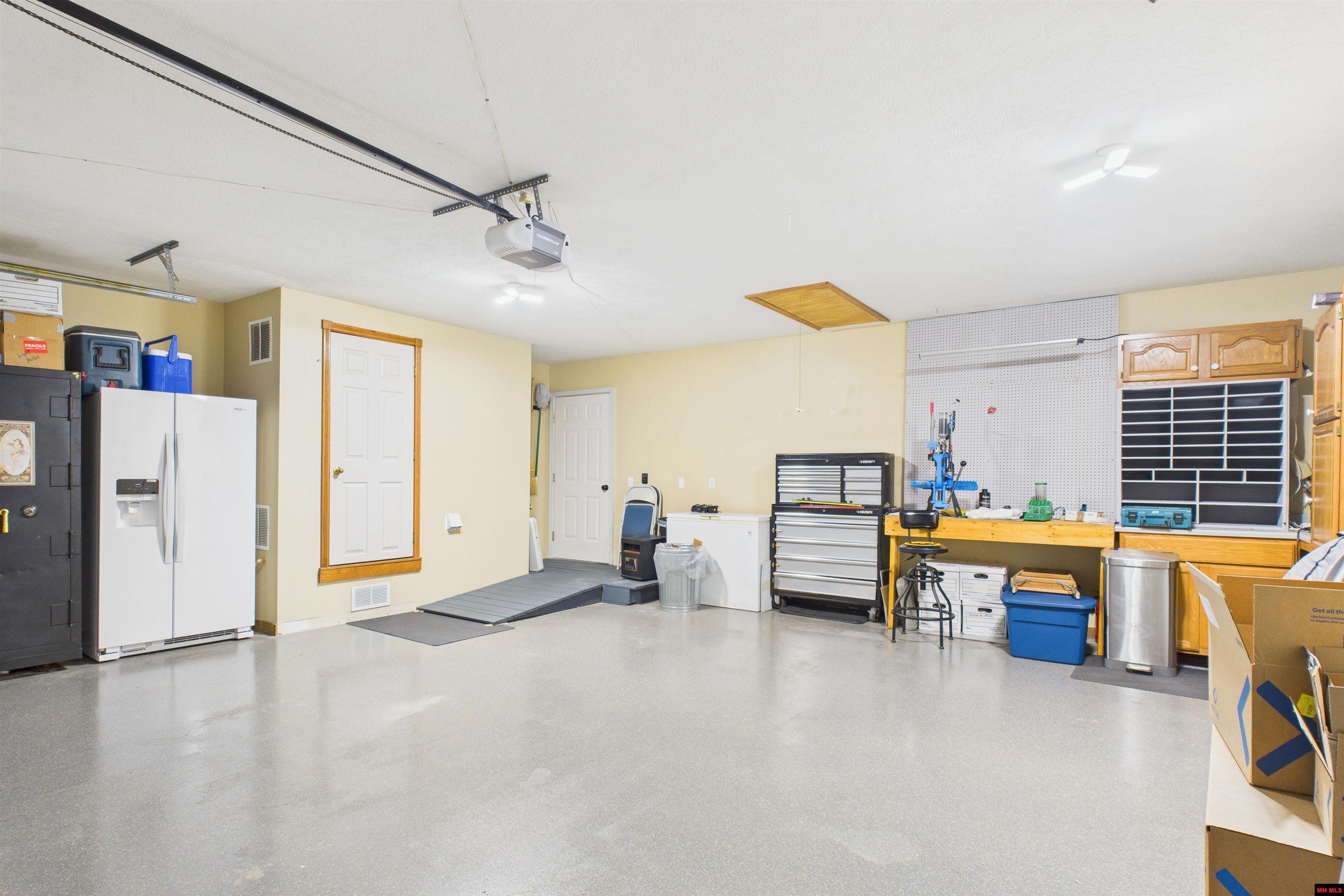 2046 Shadow Oak Drive