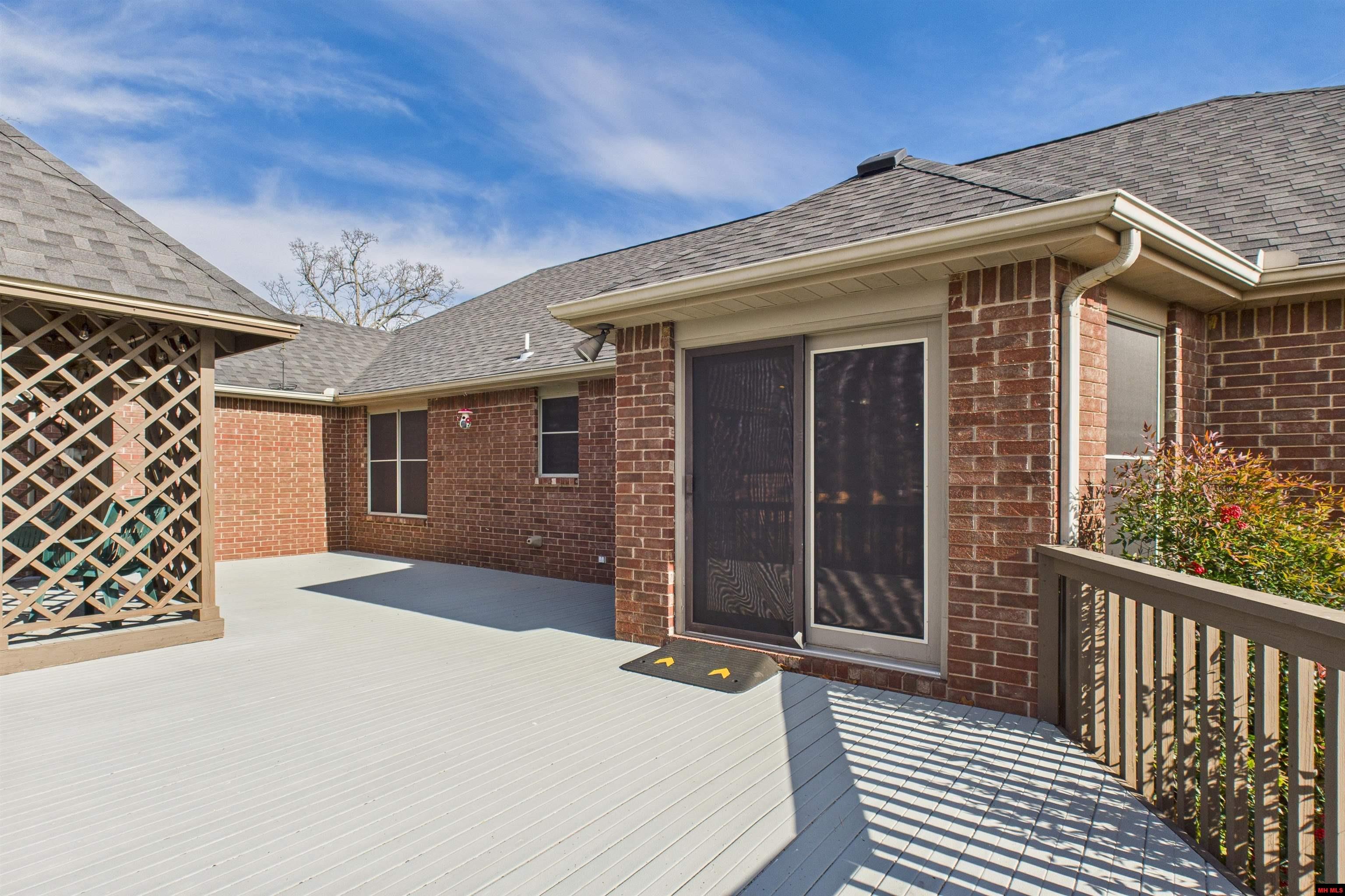 2046 Shadow Oak Drive