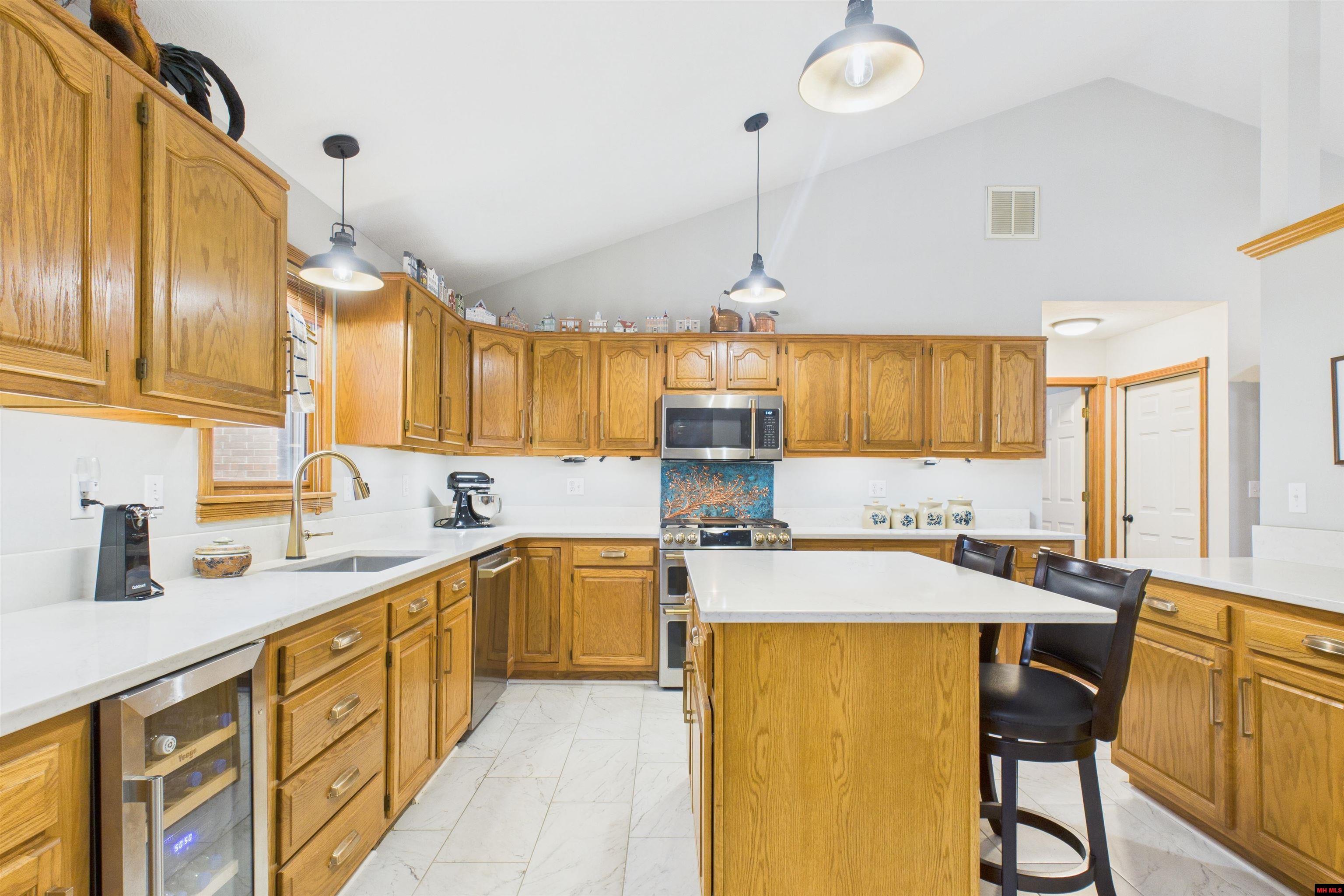 2046 Shadow Oak Drive